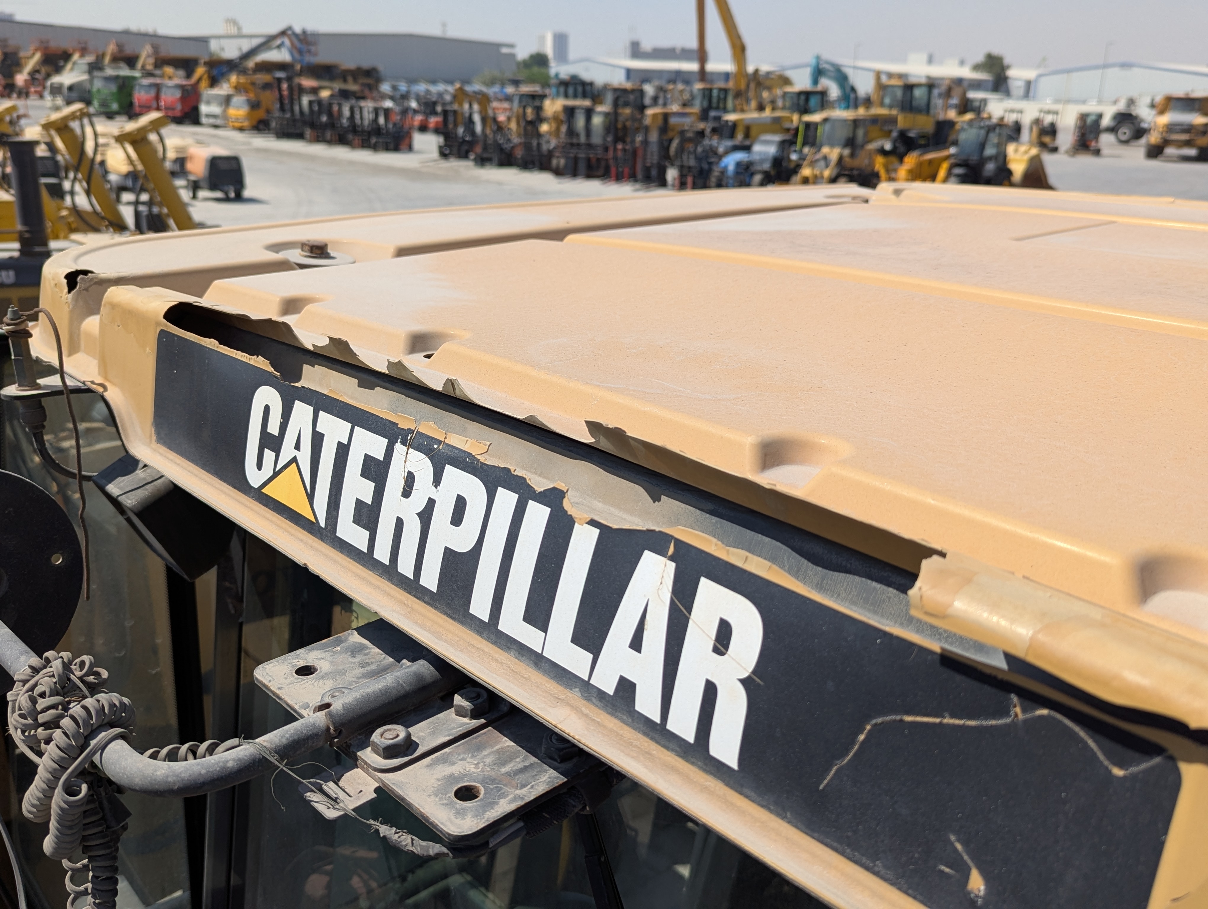 WHL-013-Cat-966H-Wheel-loaders-inspection-Structure-Sheet-metal-(fiberglass)-2