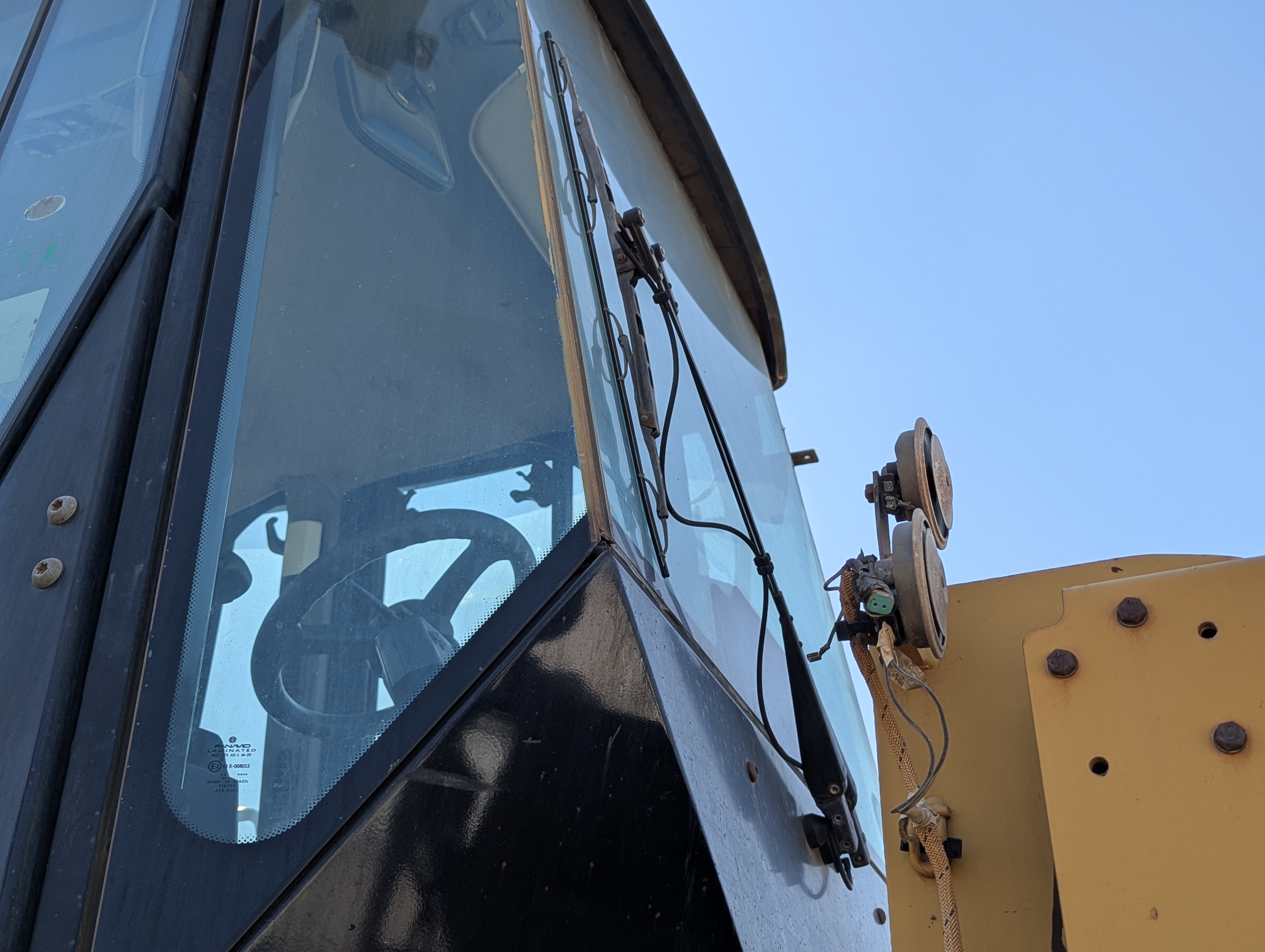 WHL-013-Cat-966H-Wheel-loaders-inspection-Electronic-Wipers-1
