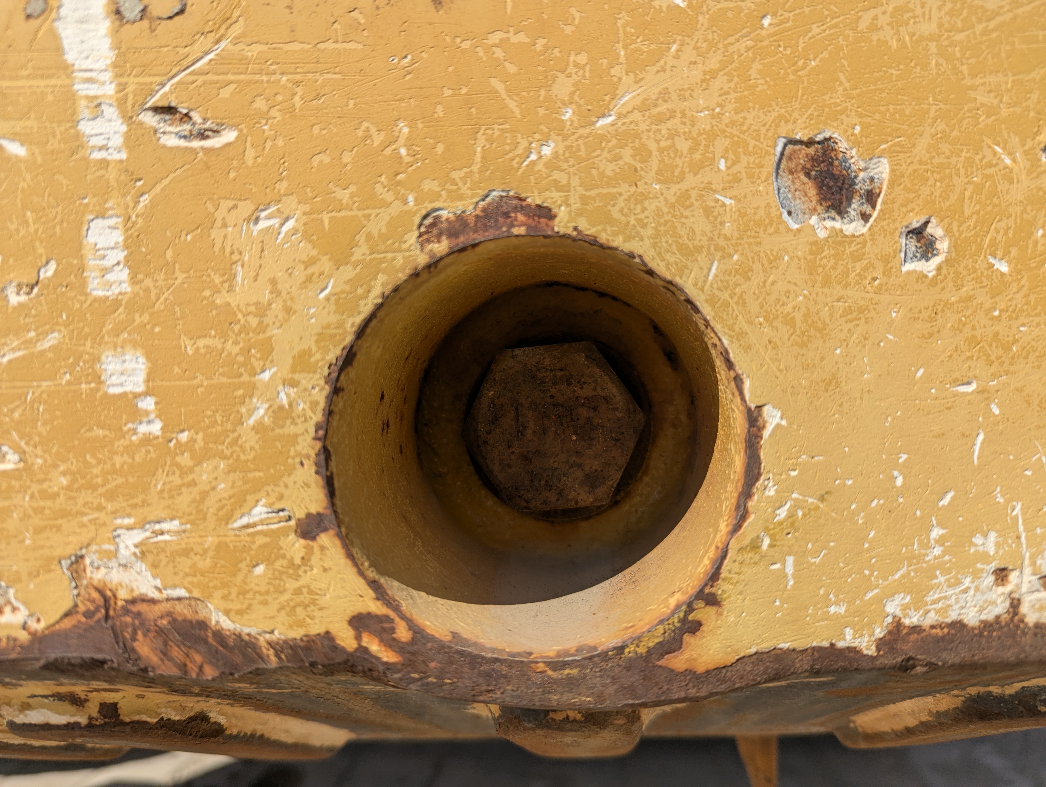 WHL-013-Cat-966H-Wheel-loaders-inspection-Structure-Counter-weight-bolts-1