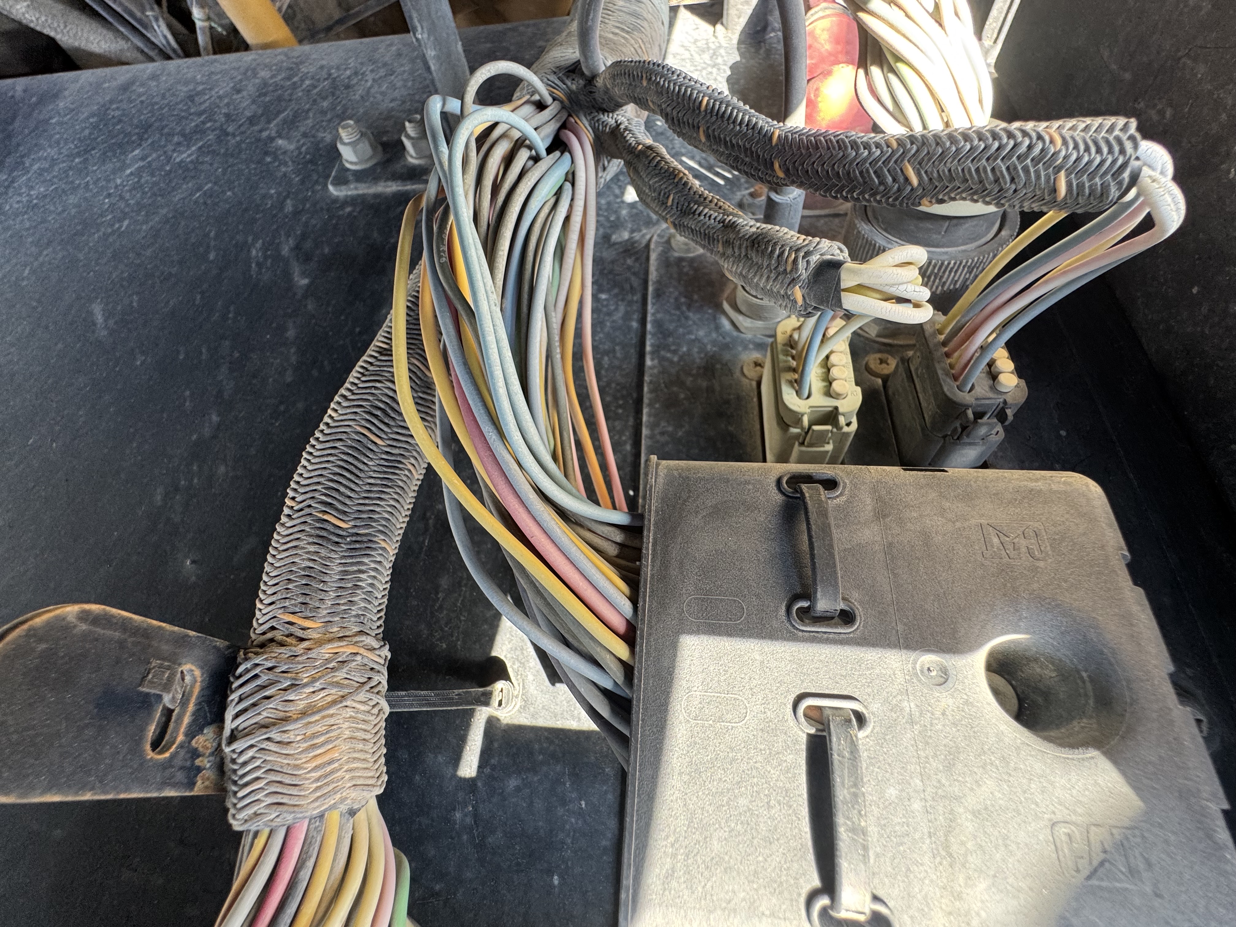 WHL-014-Cat-980K-Wheel-loaders-inspection-Hydraulics-Wiring-harness-1