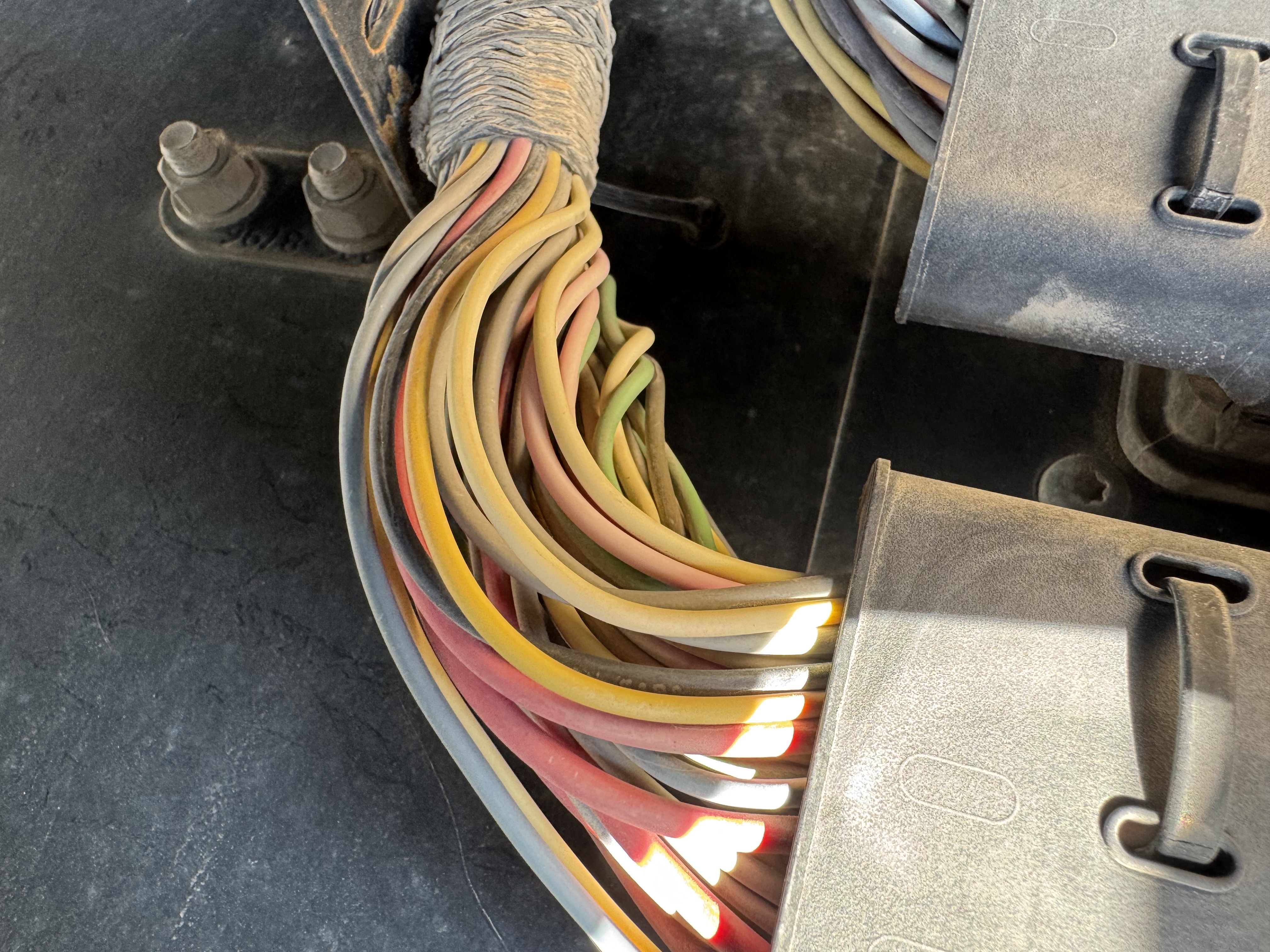 WHL-014-Cat-980K-Wheel-loaders-inspection-Hydraulics-Wiring-harness-1