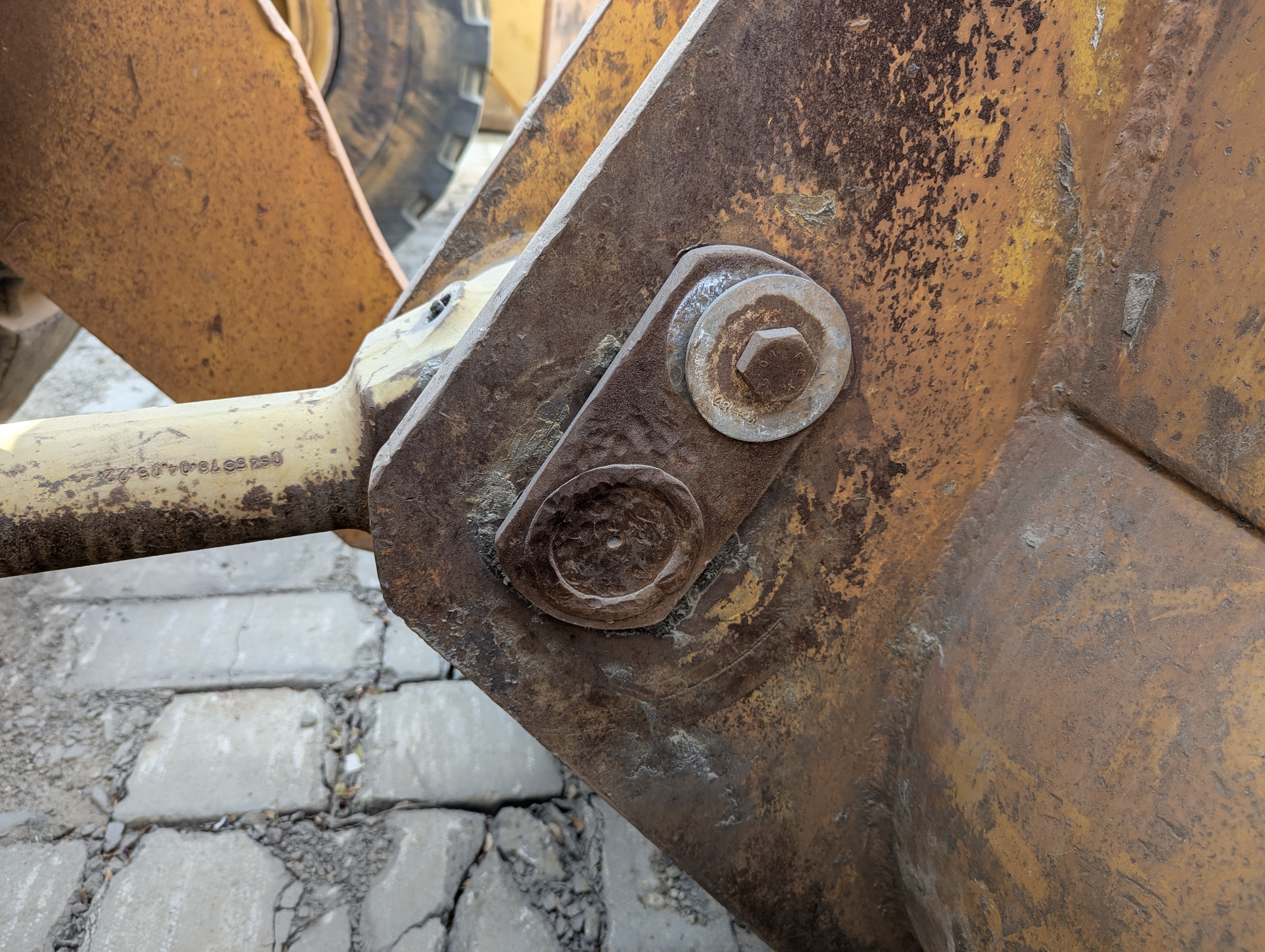 WHL-012-Cat-966H-Wheel-loaders-inspection-Chassis-Pins-and-bushings-lift-arm-to-bucket-3
