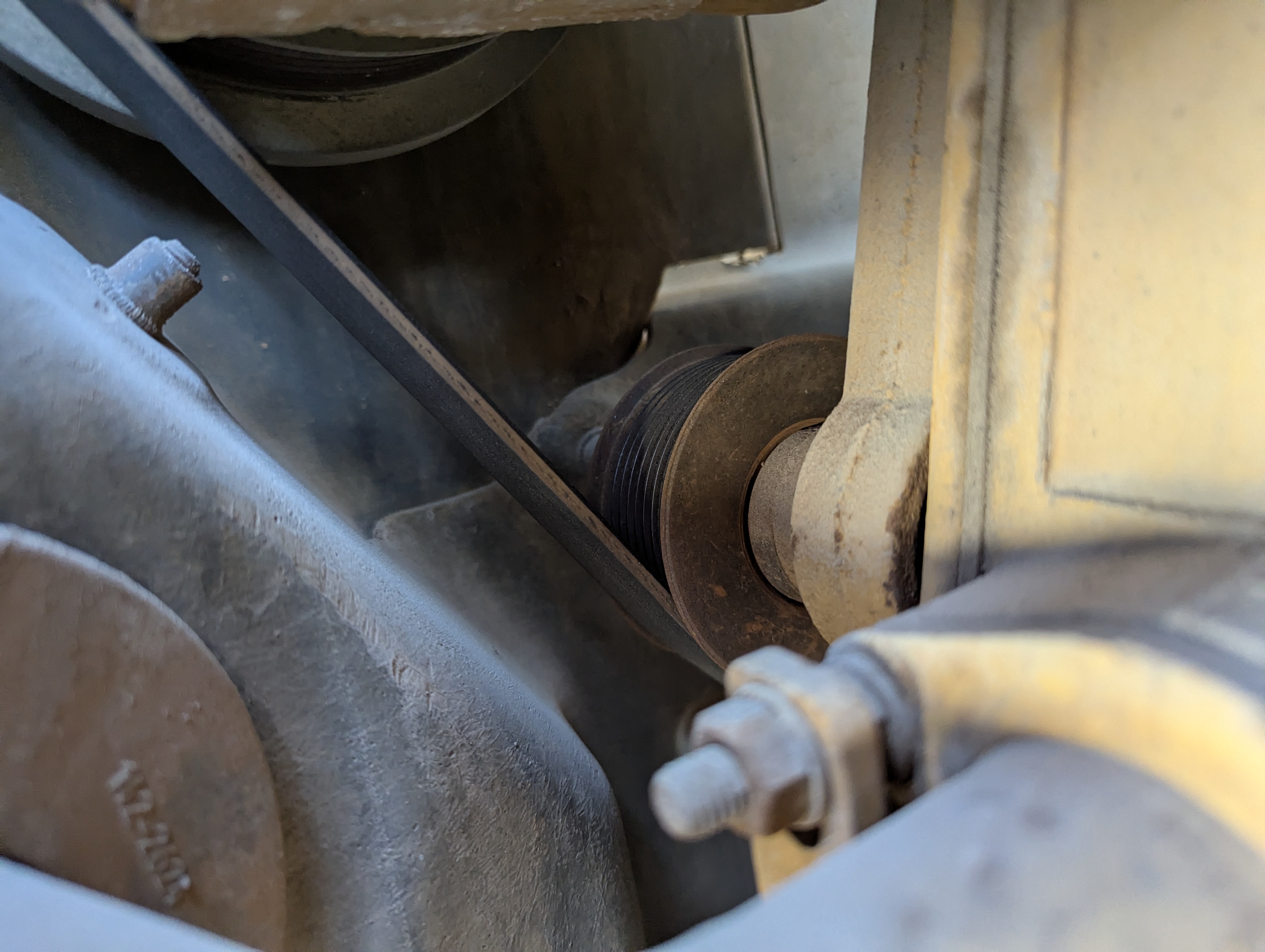 WHL-012-Cat-966H-Wheel-loaders-inspection-Engine-Belts-1