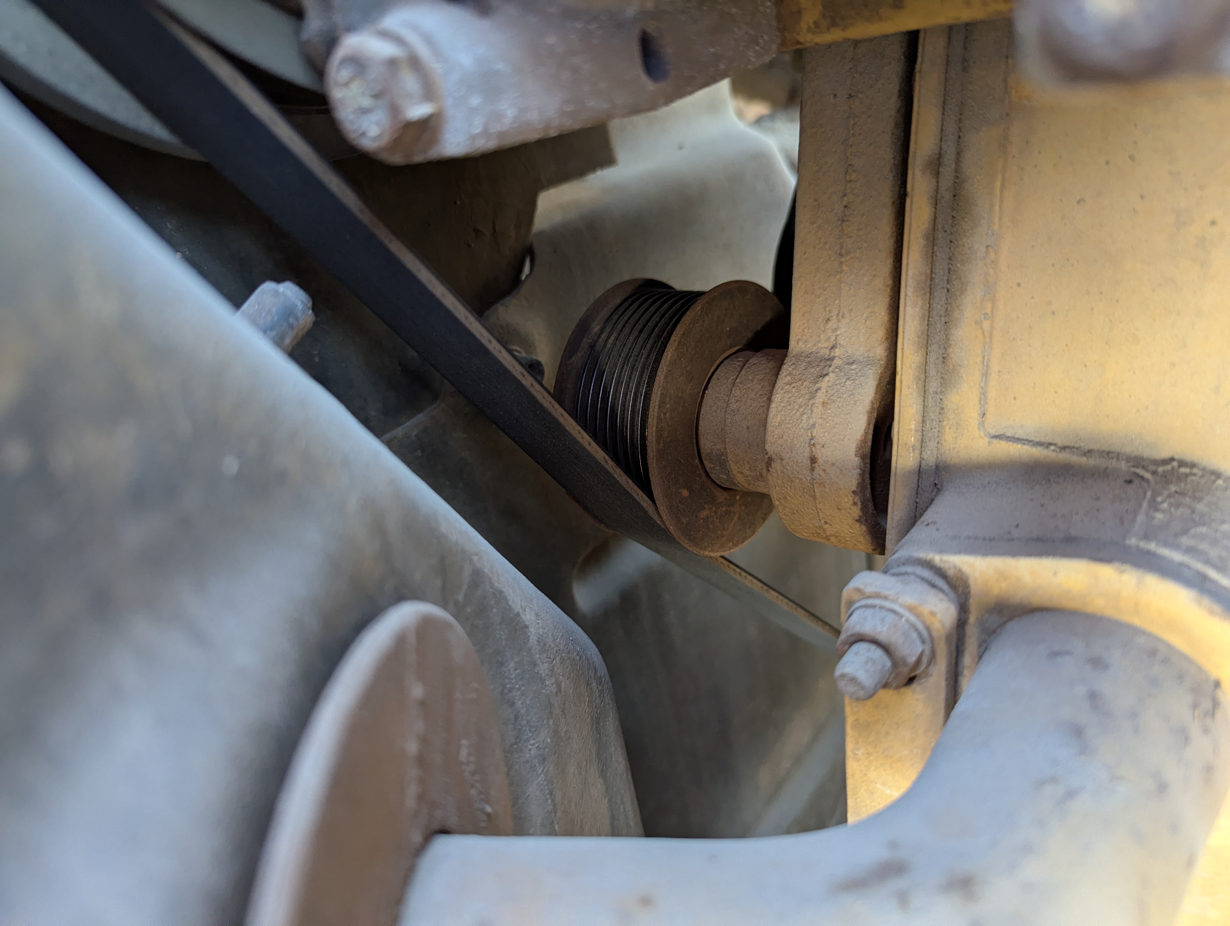 WHL-012-Cat-966H-Wheel-loaders-inspection-Engine-Belts-1