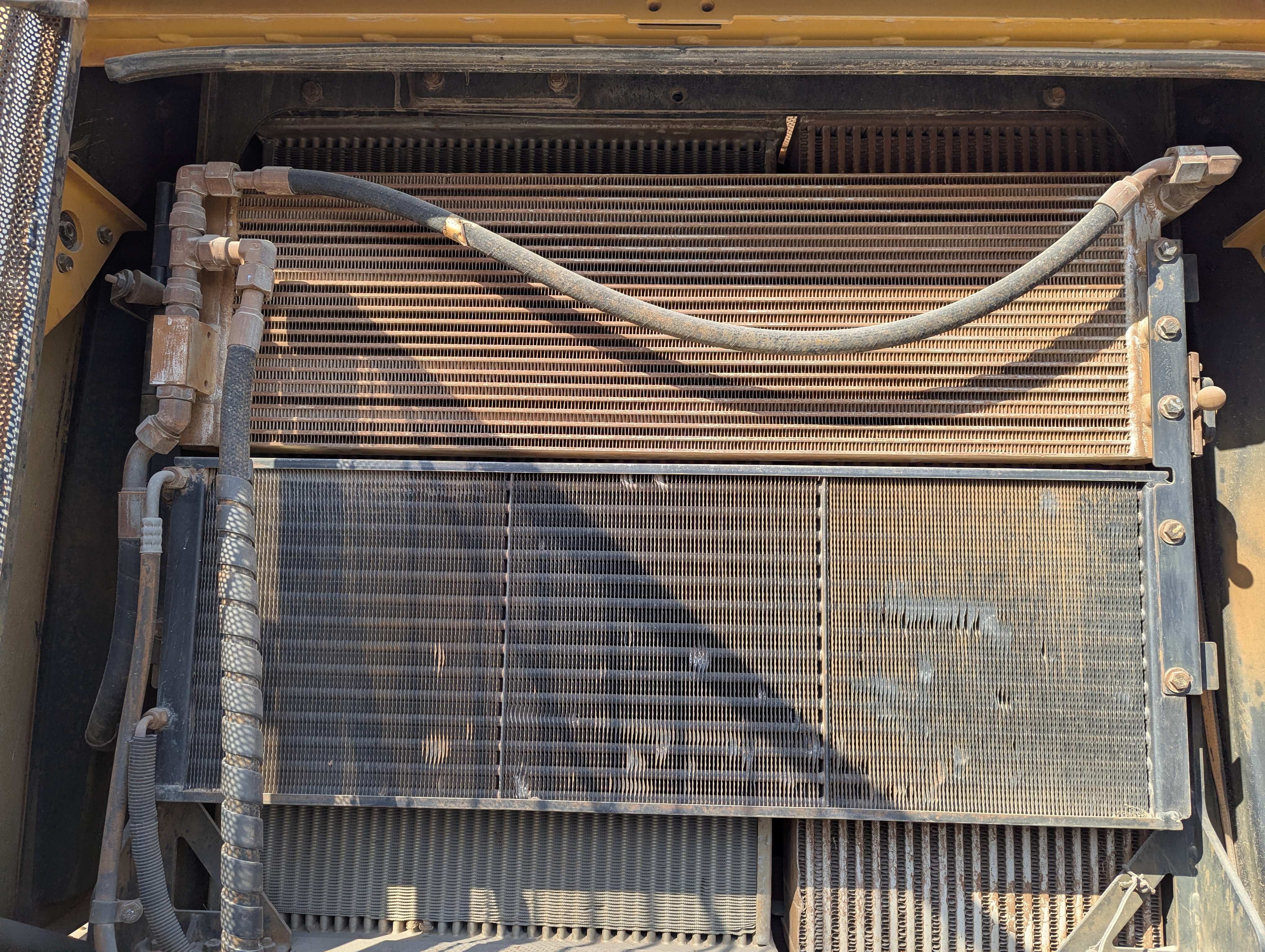 WHL-012-Cat-966H-Wheel-loaders-inspection-Engine-Radiator,-condenser,-intercooler,-hydraulic-cooler-1