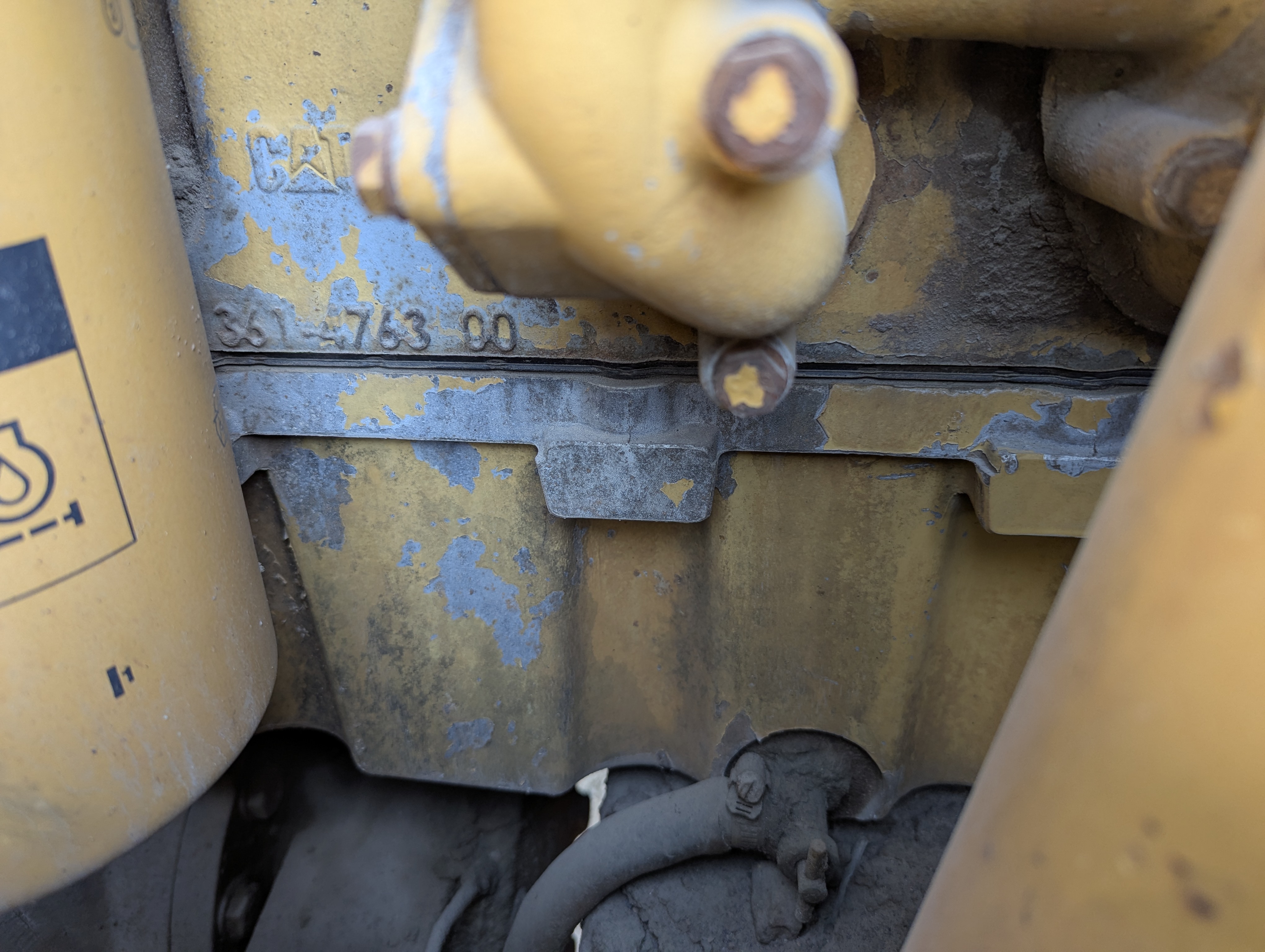 WHL-012-Cat-966H-Wheel-loaders-inspection-Engine-Engine-oil-leaks-1