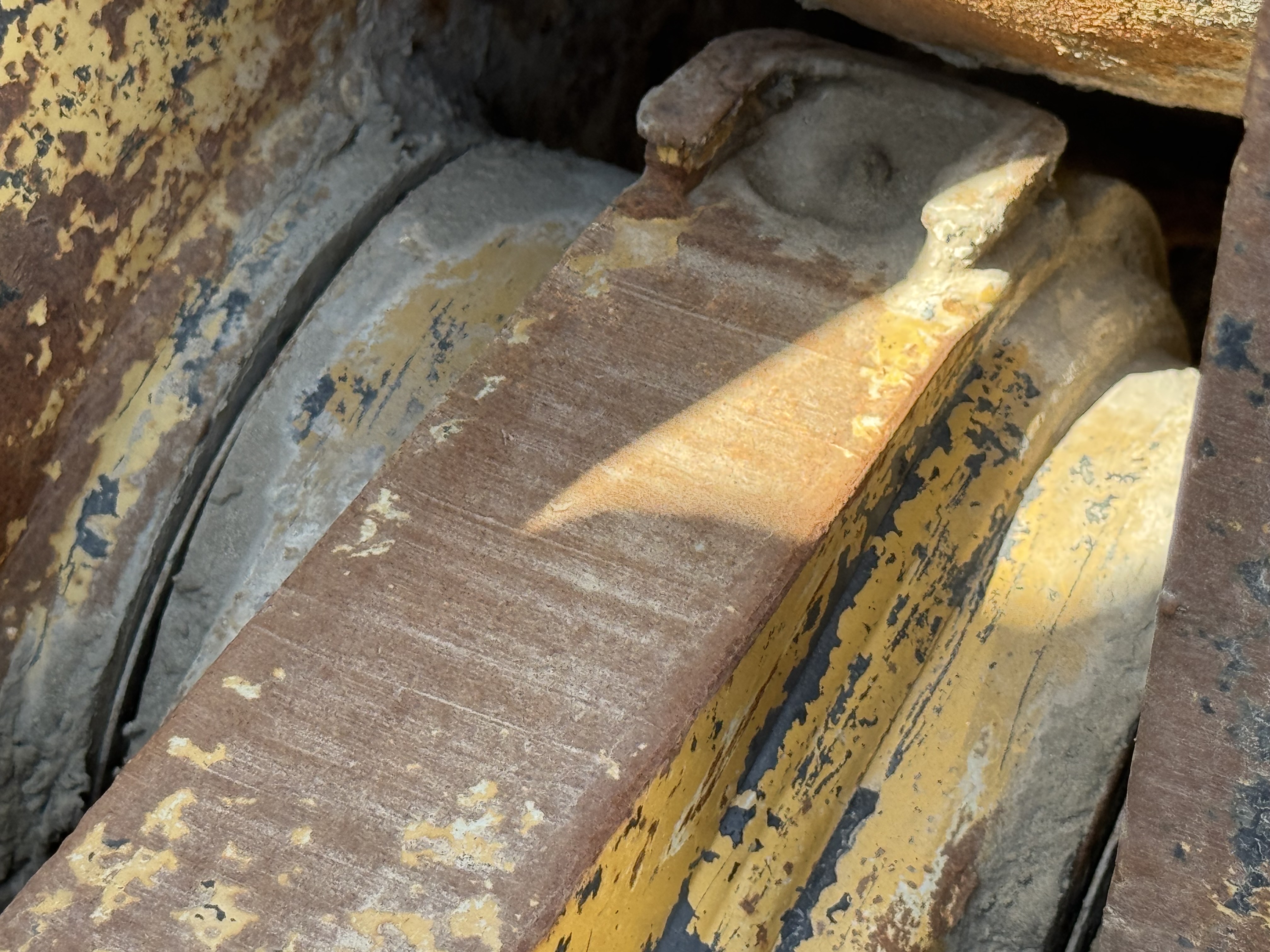 WHL-014-Cat-980K-Wheel-loaders-inspection-Hydraulics-Pins-and-bushings-lift-arm-to-bucket-1
