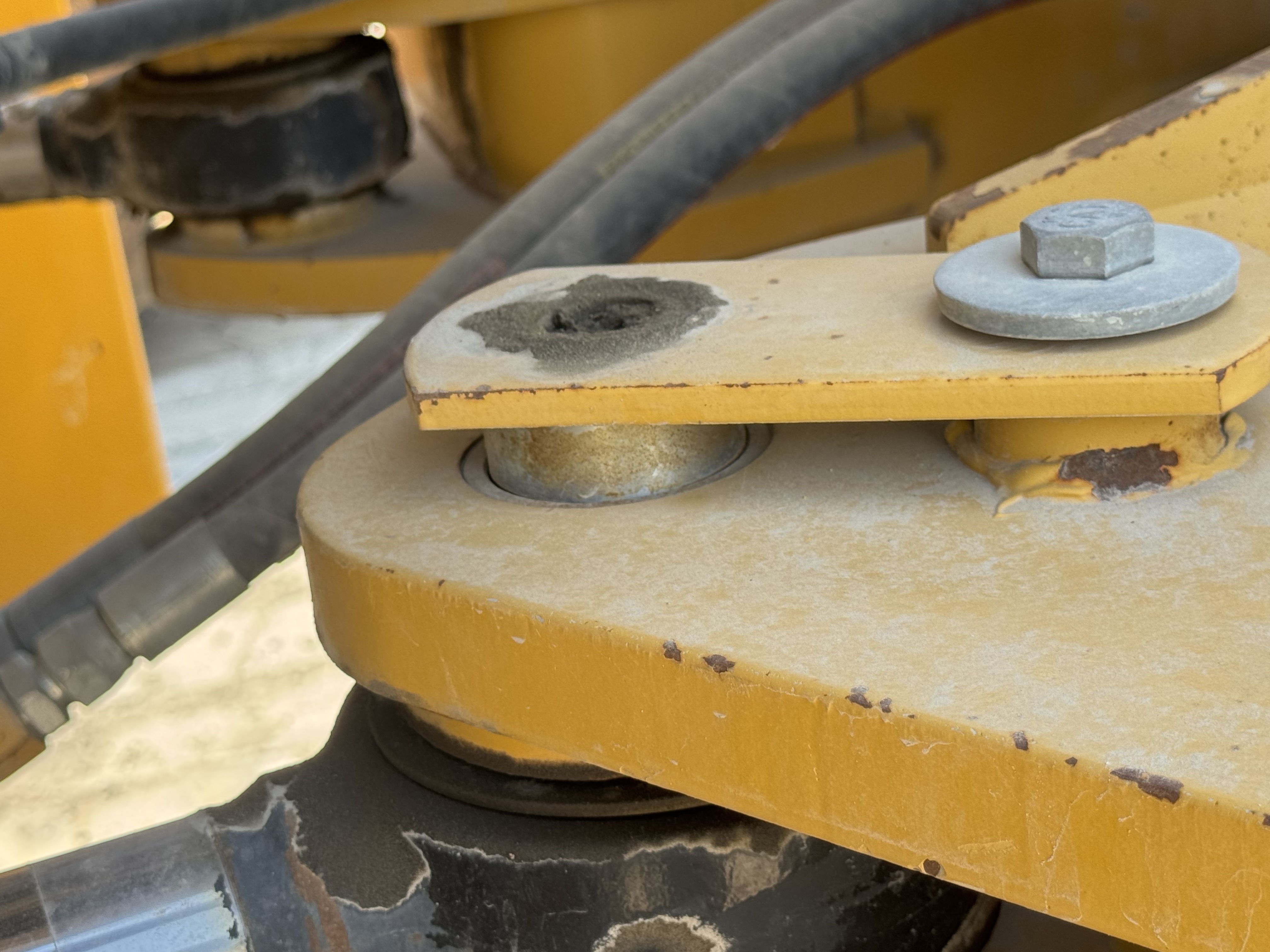 WHL-014-Cat-980K-Wheel-loaders-inspection-Hydraulics-Hydraulic-pins-/-locks-1