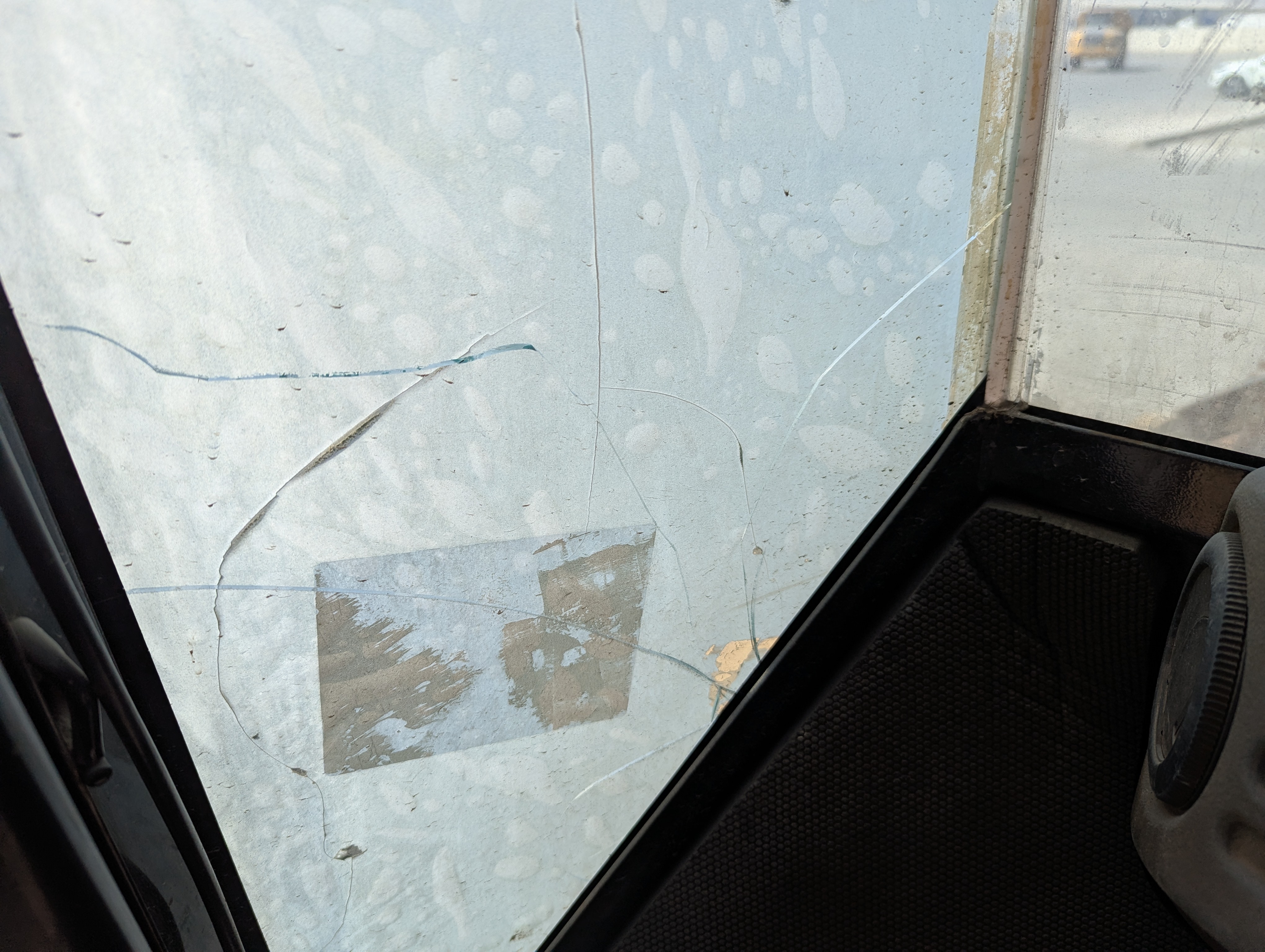 WHL-012-Cat-966H-Wheel-loaders-inspection-Safety-Glass-2