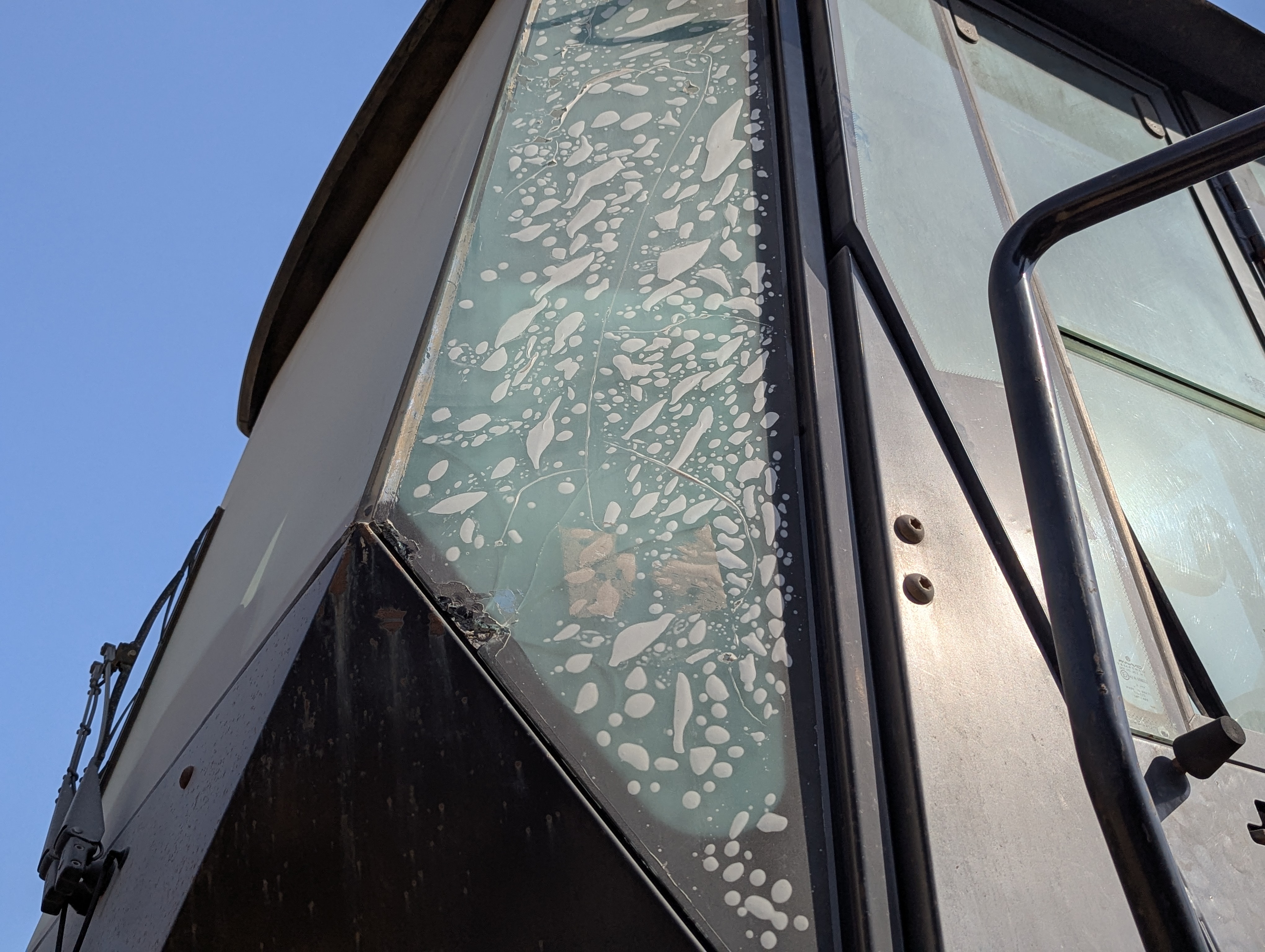 WHL-012-Cat-966H-Wheel-loaders-inspection-Safety-Glass-2