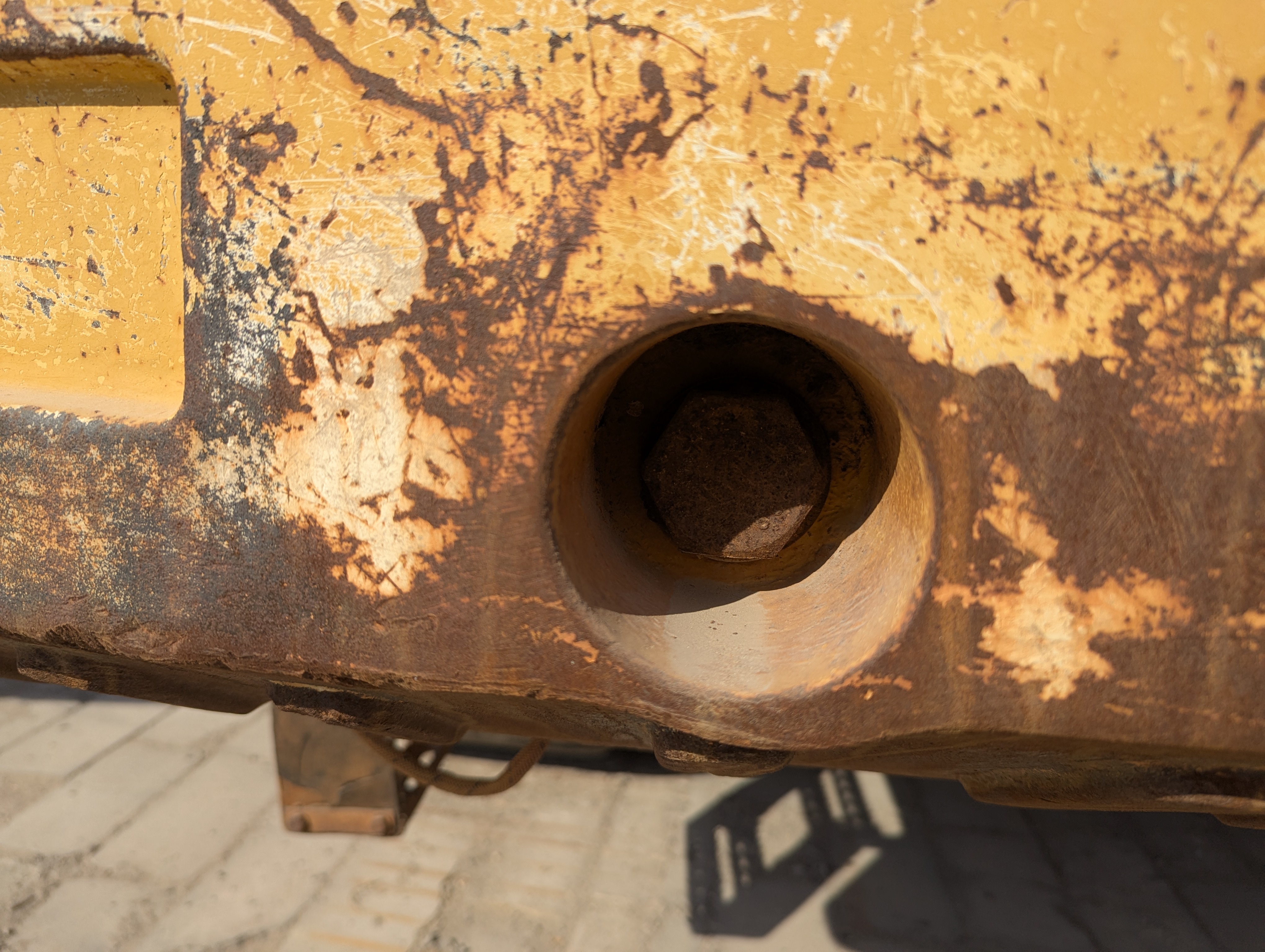 WHL-012-Cat-966H-Wheel-loaders-inspection-Safety-Counter-weight-bolts-1