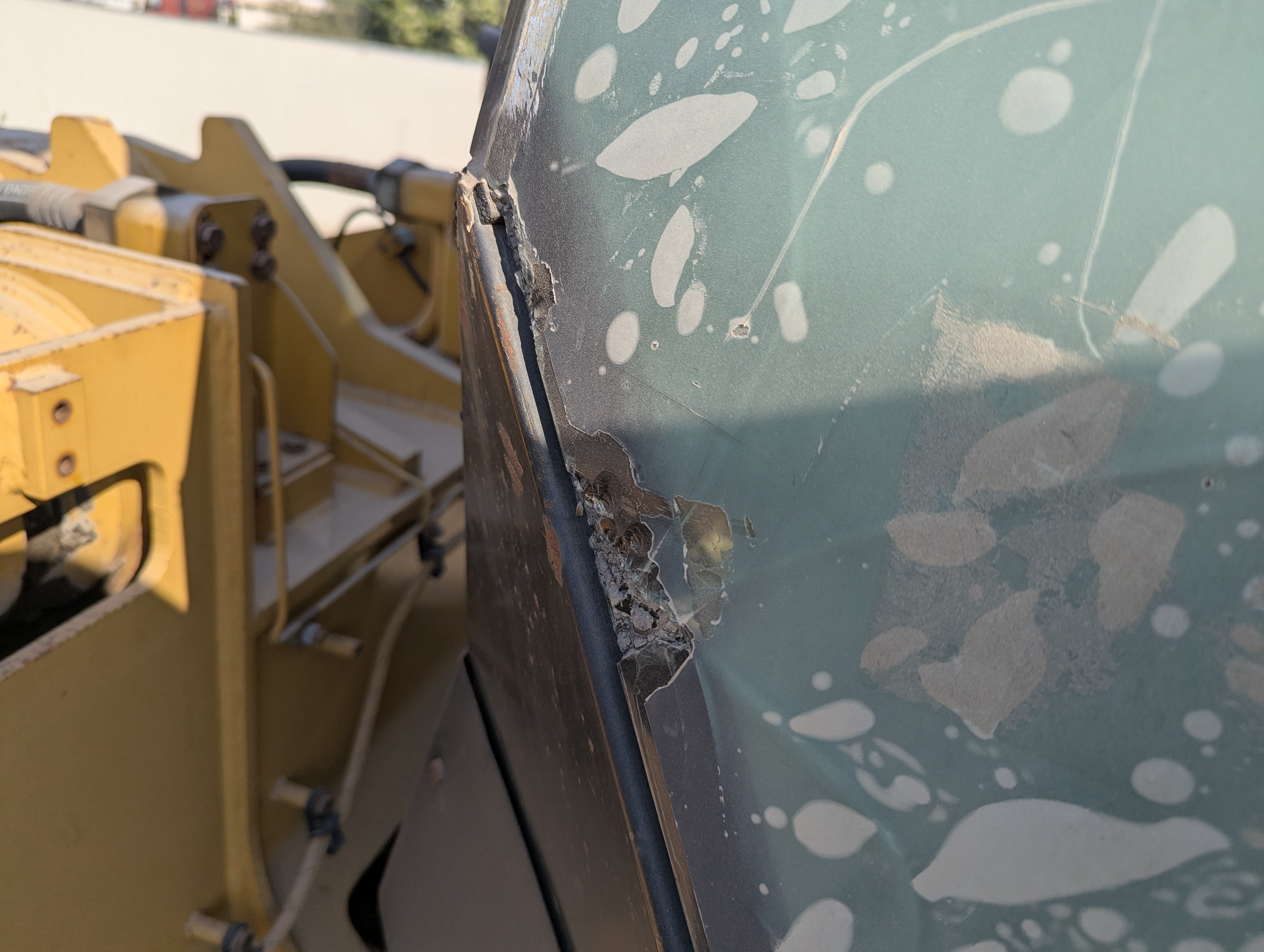 WHL-012-Cat-966H-Wheel-loaders-inspection-Safety-Glass-3