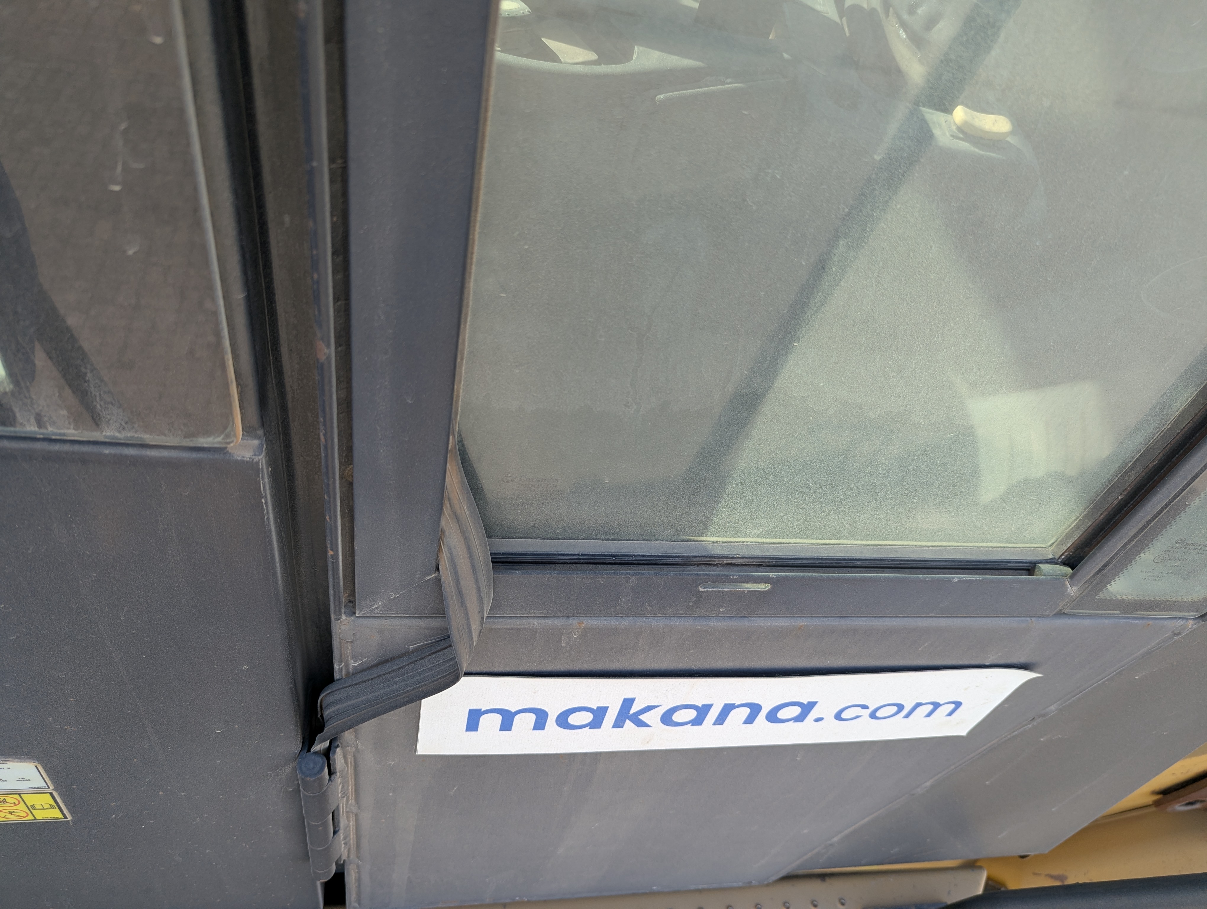 WHL-012-Cat-966H-Wheel-loaders-inspection-Structure-Doors-2