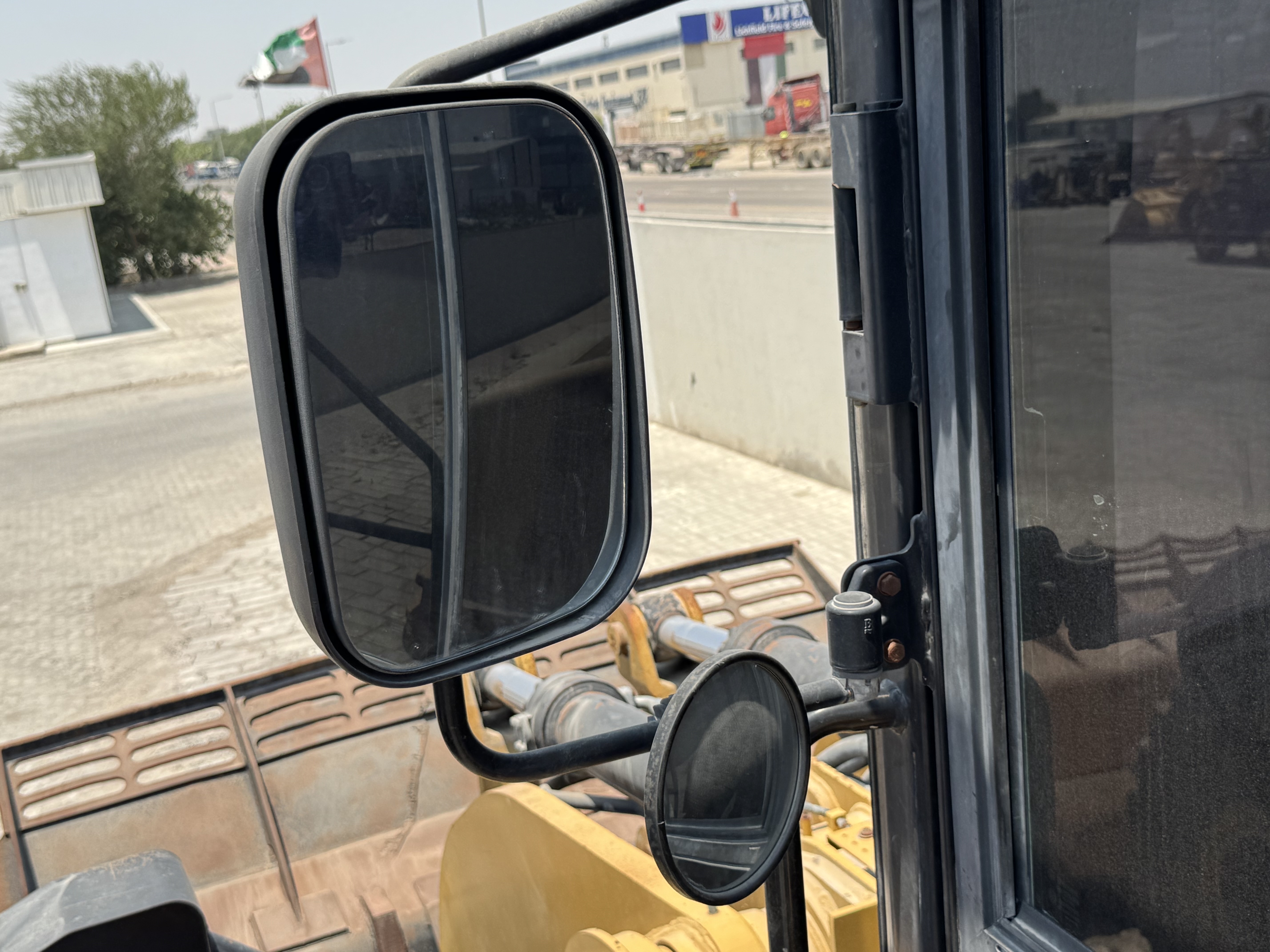 WHL-014-Cat-980K-Wheel-loaders-inspection-Cabin-Mirrors-1
