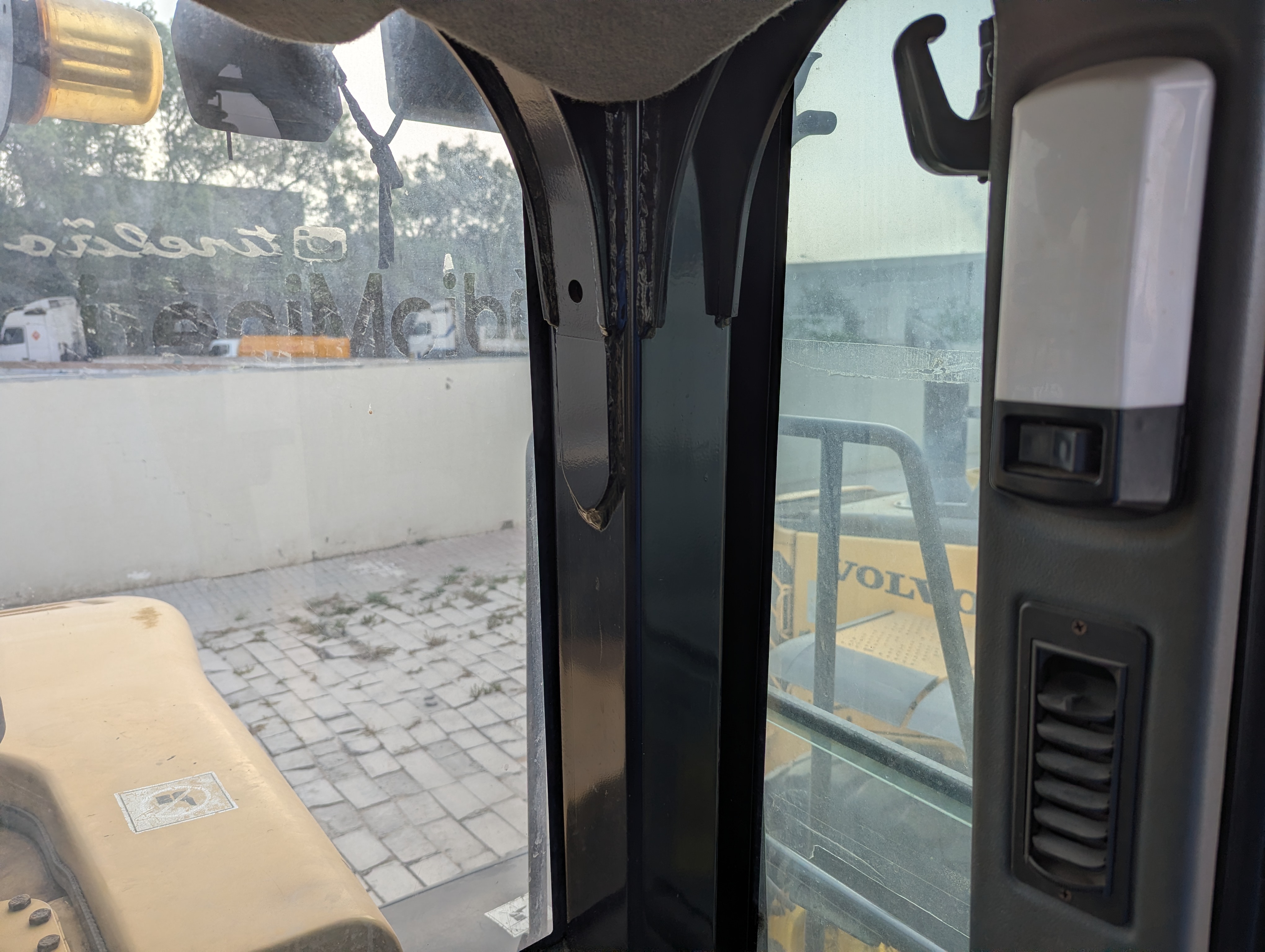 WHL-013-Cat-966H-Wheel-loaders-inspection-Safety-Rollover-protective-structure-(ROPS-/-FOPS)-1
