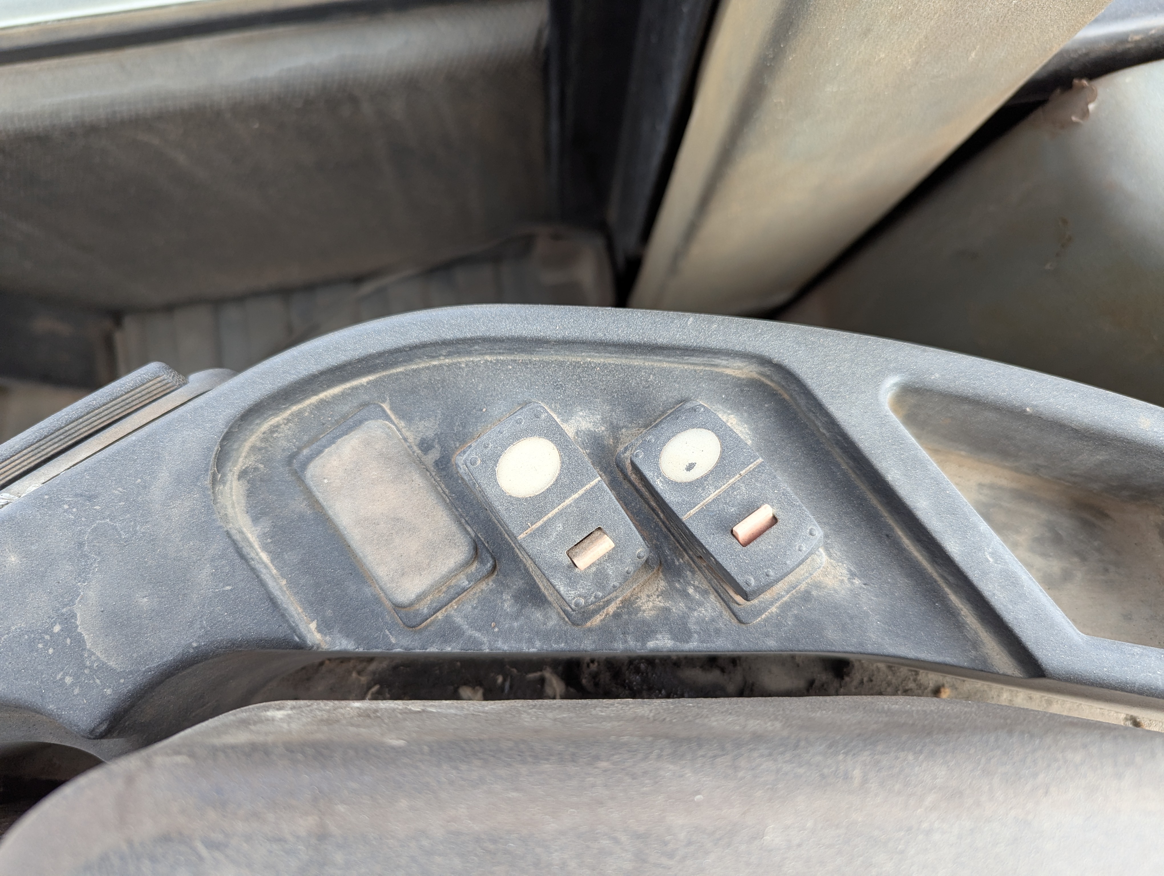 WHL-012-Cat-966H-Wheel-loaders-inspection-Safety-Hydraulic-safety-lock-1