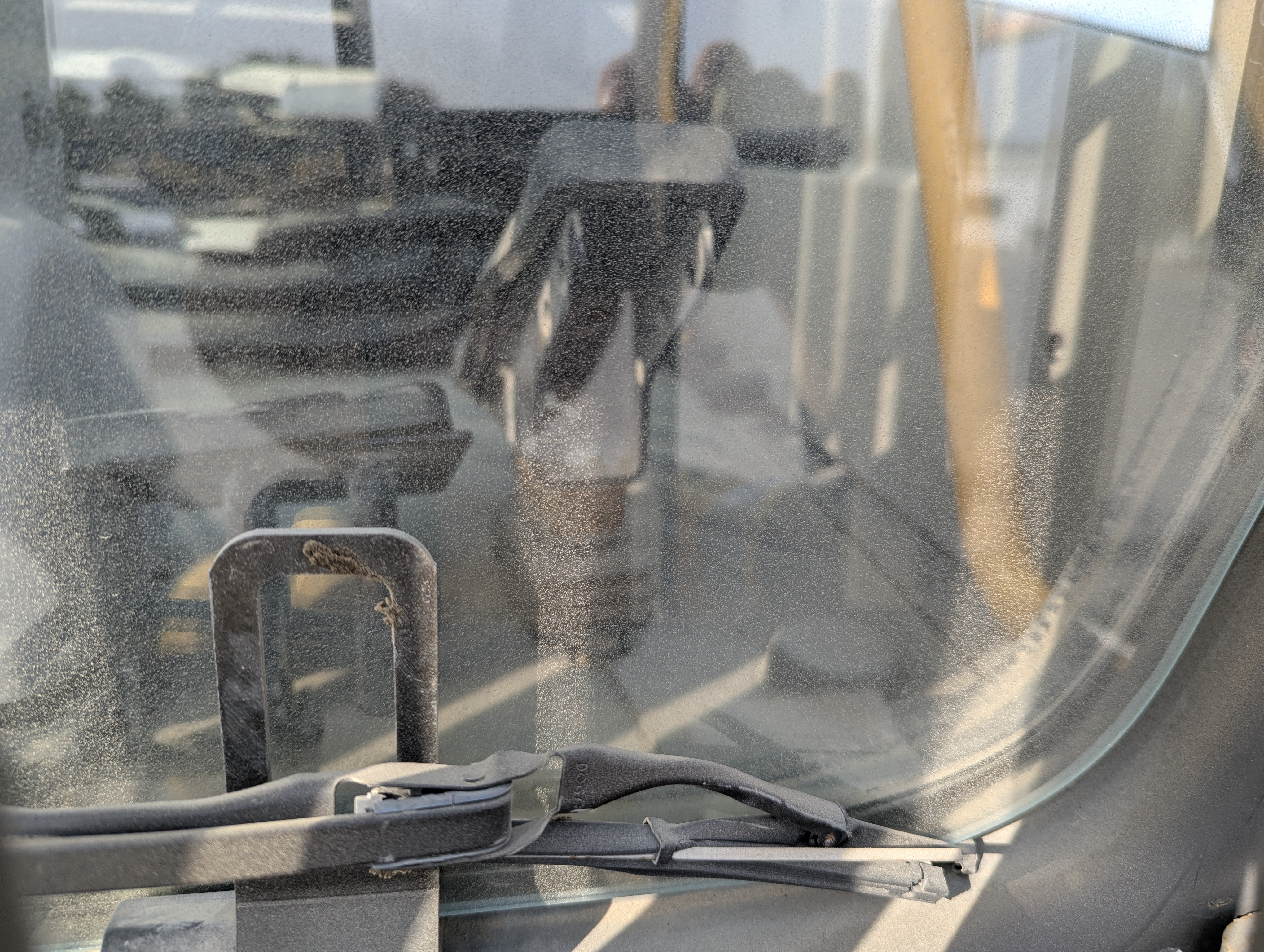 WLX-001-Volvo-EW160D-Wheel-excavators-inspection-Electronics-Wipers-2