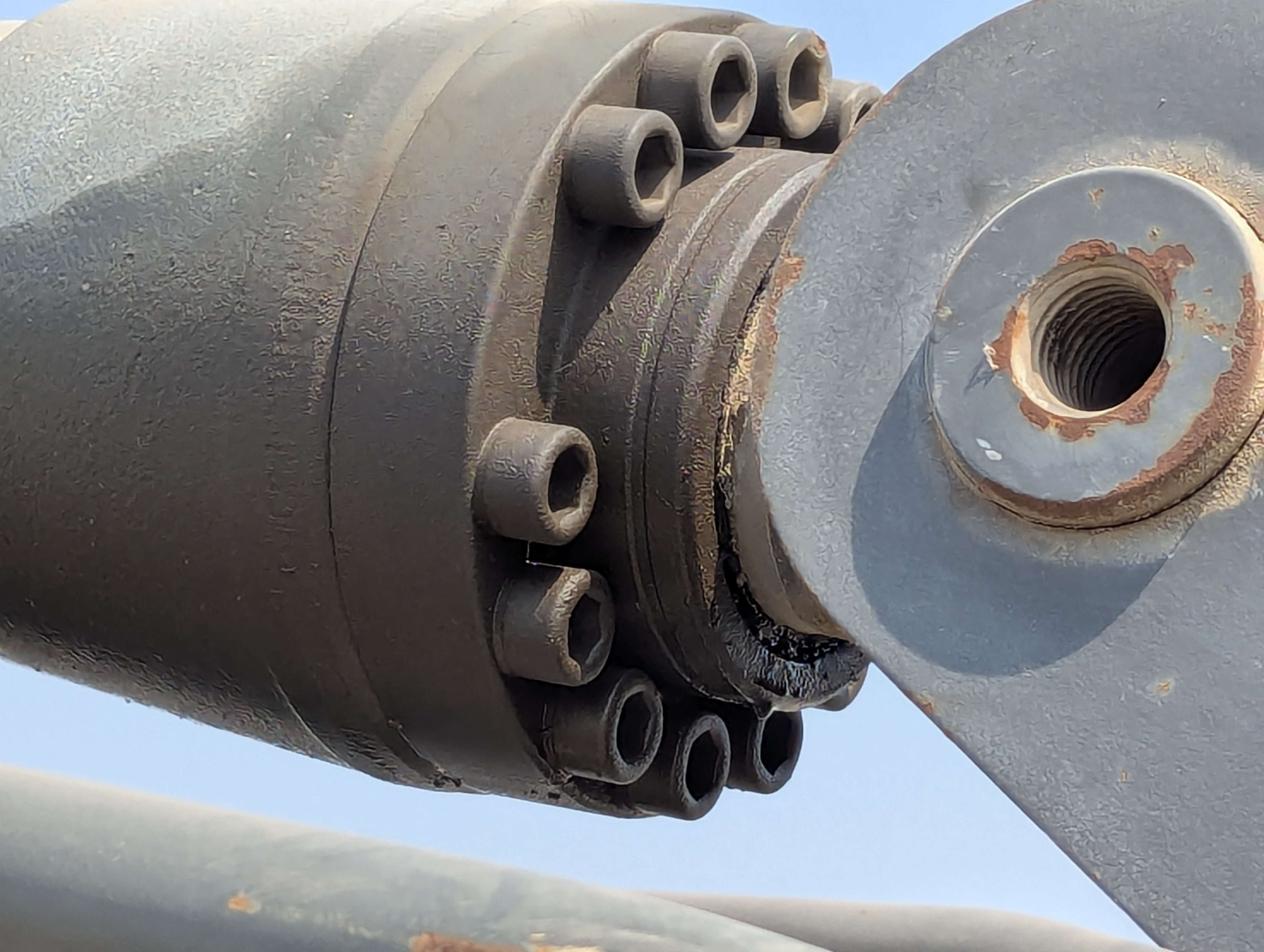 WLX-001-Volvo-EW160D-Wheel-excavators-inspection-Hydraulics-Stick-cylinder-1