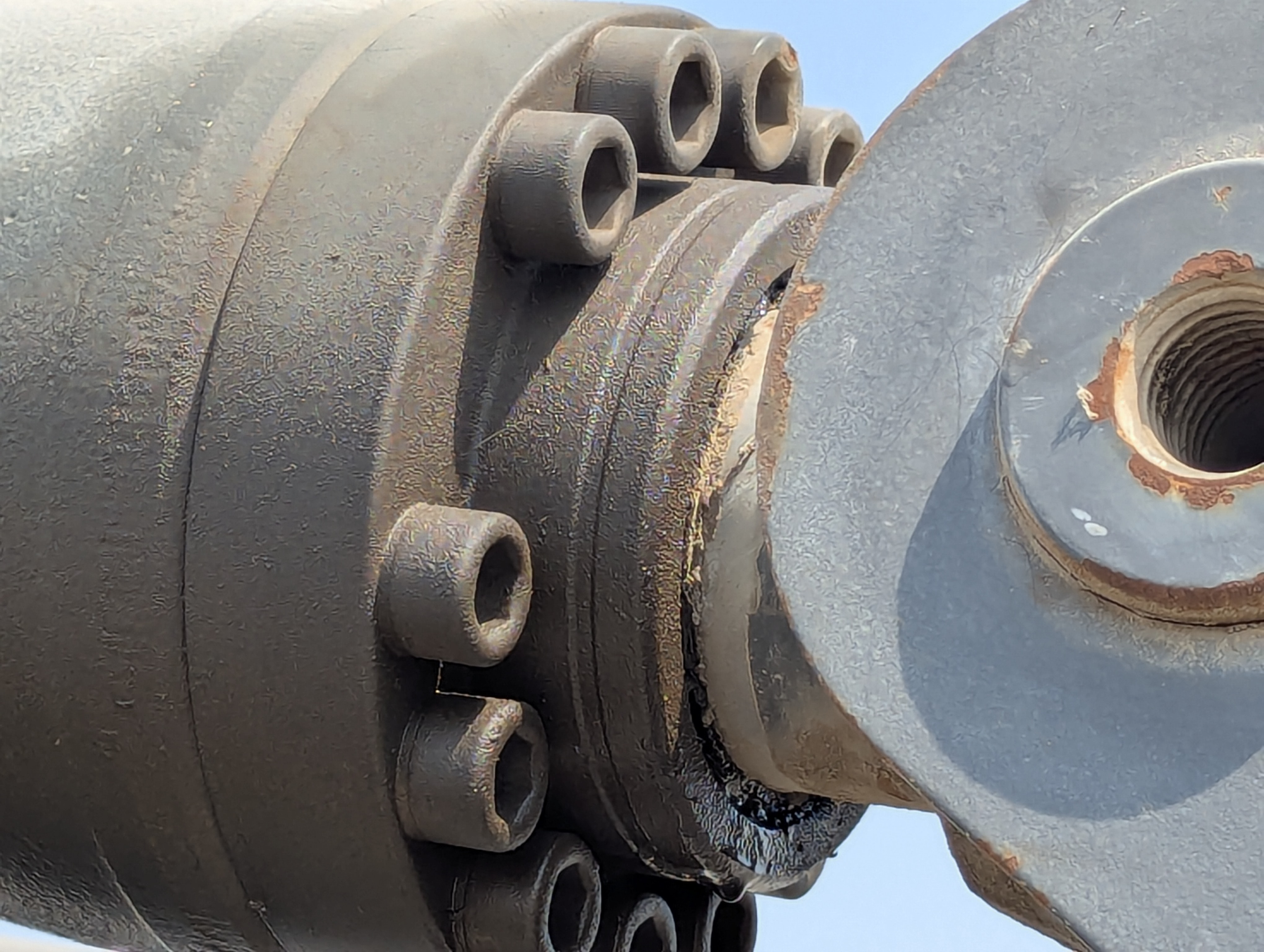 WLX-001-Volvo-EW160D-Wheel-excavators-inspection-Hydraulics-Stick-cylinder-1
