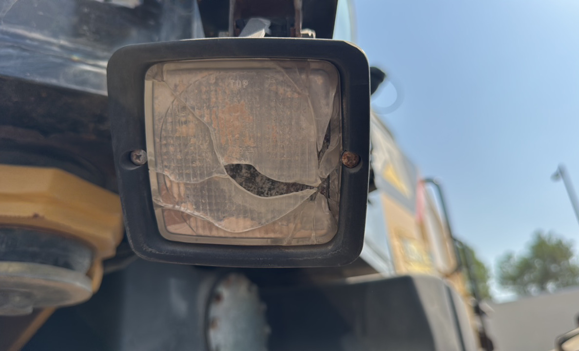MGG-003-كاتربيلر-140M-كريدرات-فحص-الإلكترونيات-الأنوار-والإشارات-4
