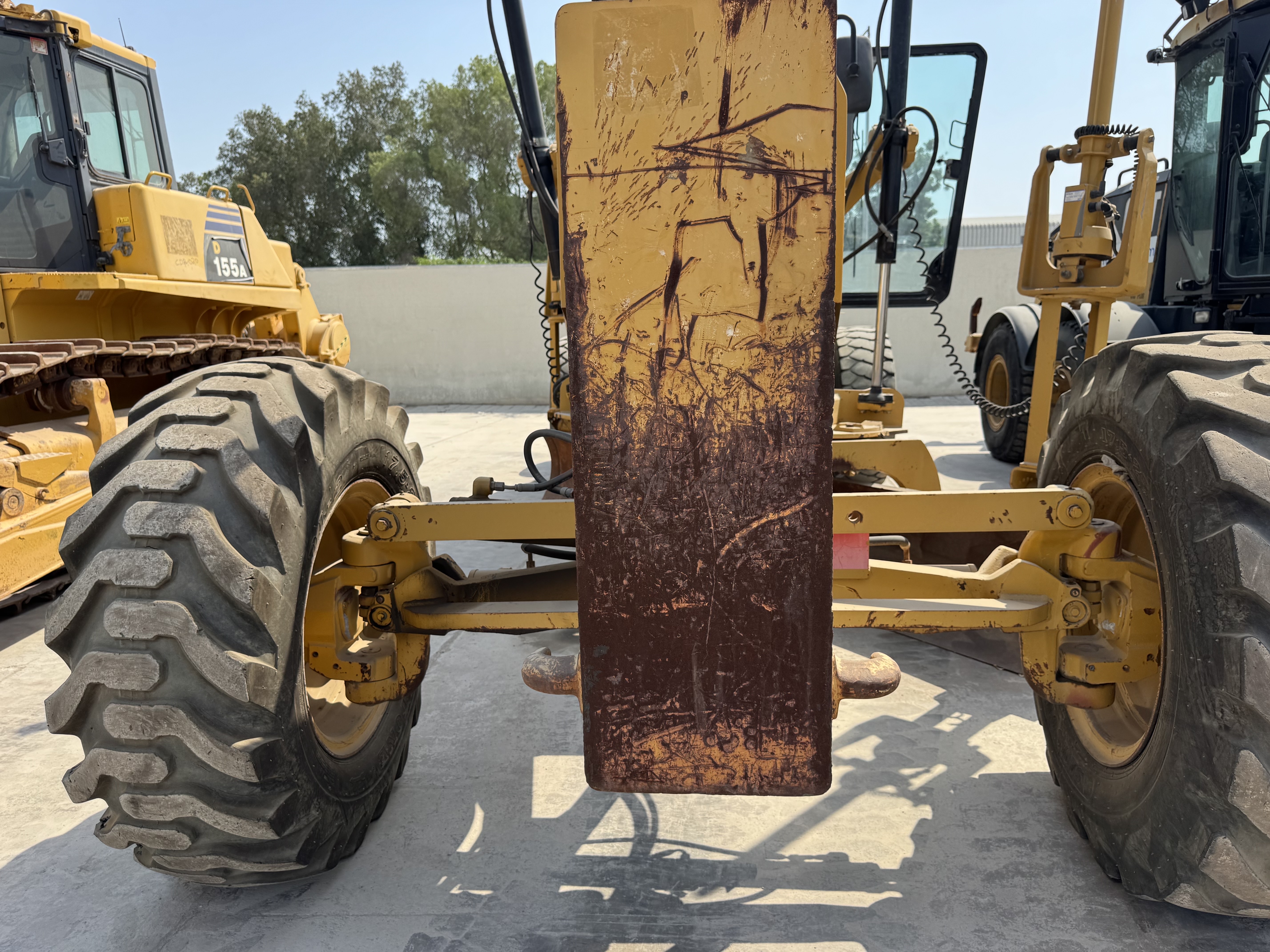 MGG-003-كاتربيلر-140M-كريدرات-فحص-الهيكل-الصبغ-3