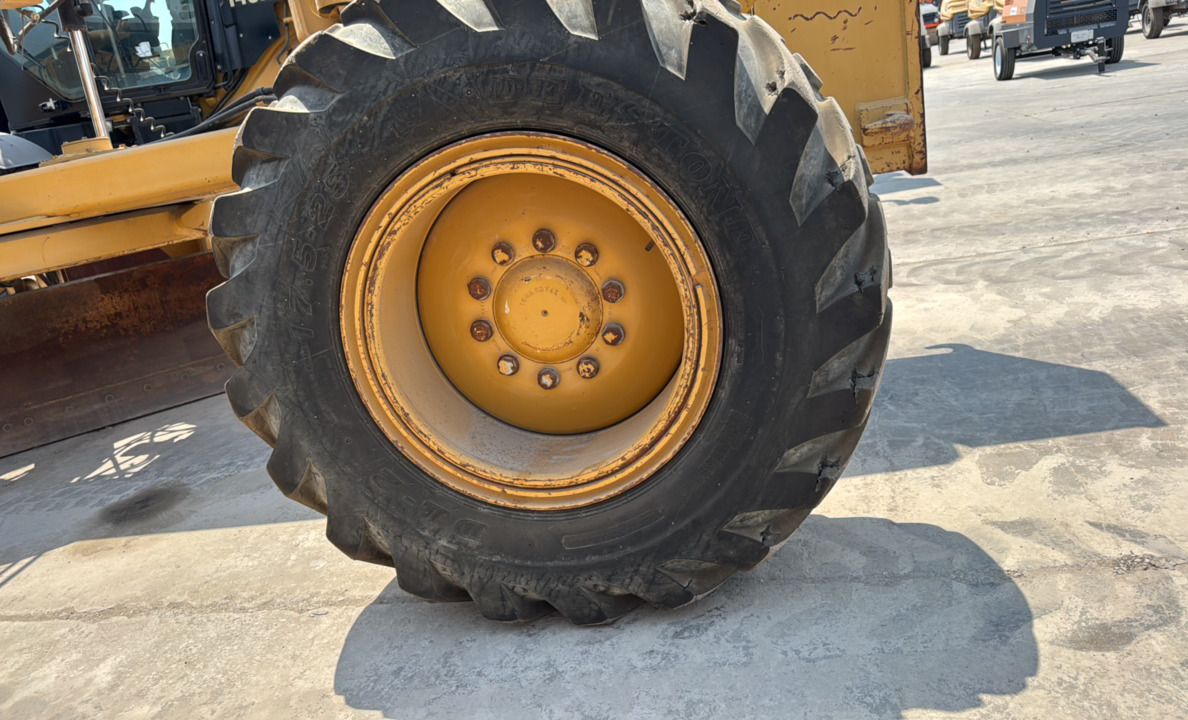 MGG-003-كاتربيلر-140M-كريدرات-فحص-الهيكل-الإطار-الأمامي-الأيمن-/-محور-العجلة---الحالة-3