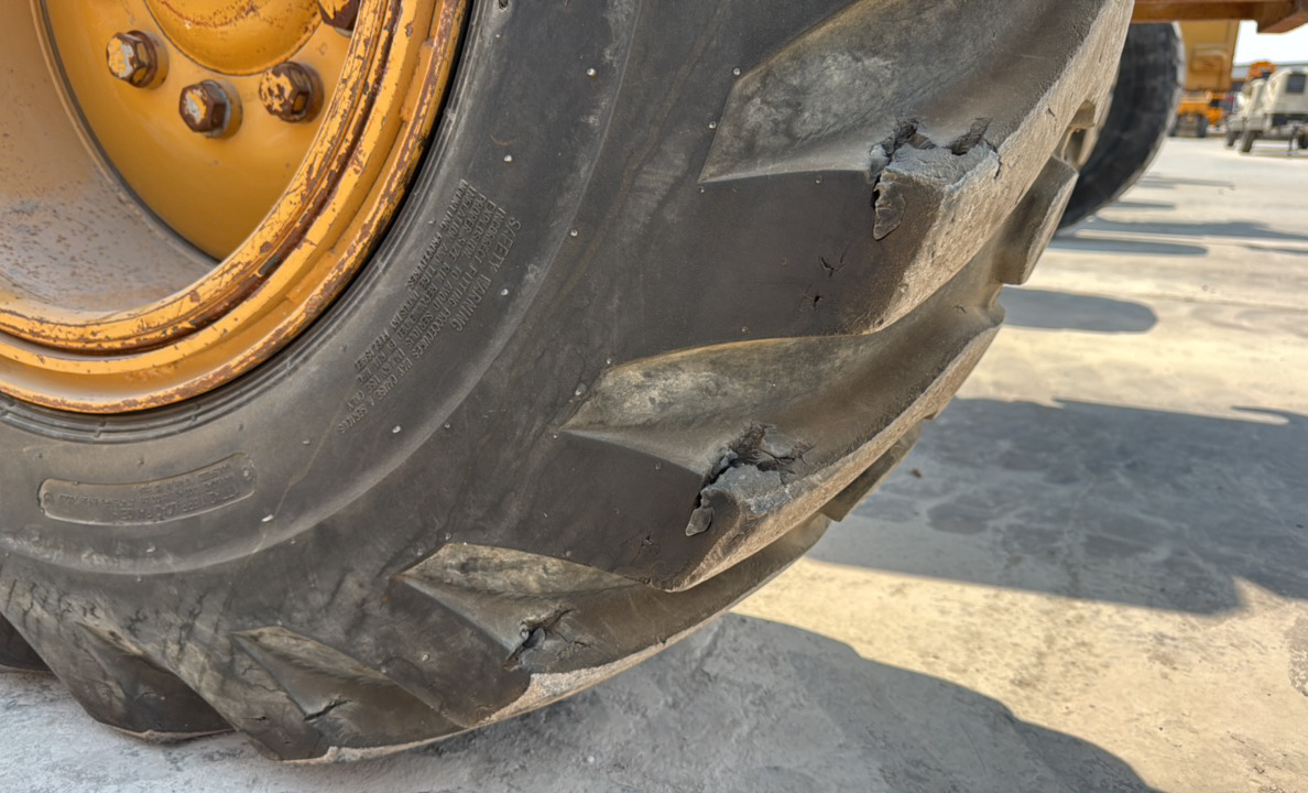MGG-003-كاتربيلر-140M-كريدرات-فحص-الهيكل-الإطار-الأمامي-الأيمن-/-محور-العجلة---الحالة-4