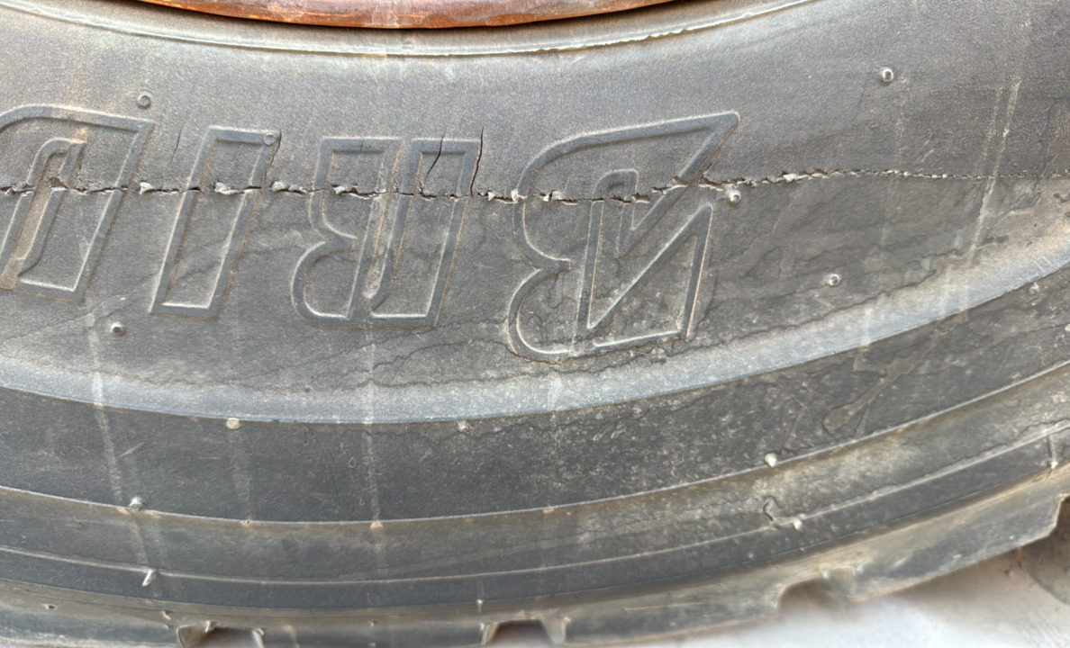 MGG-003-كاتربيلر-140M-كريدرات-فحص-الهيكل-الإطار-الخلفي-الأيمن-/-محور-العجلة---الحالة-2