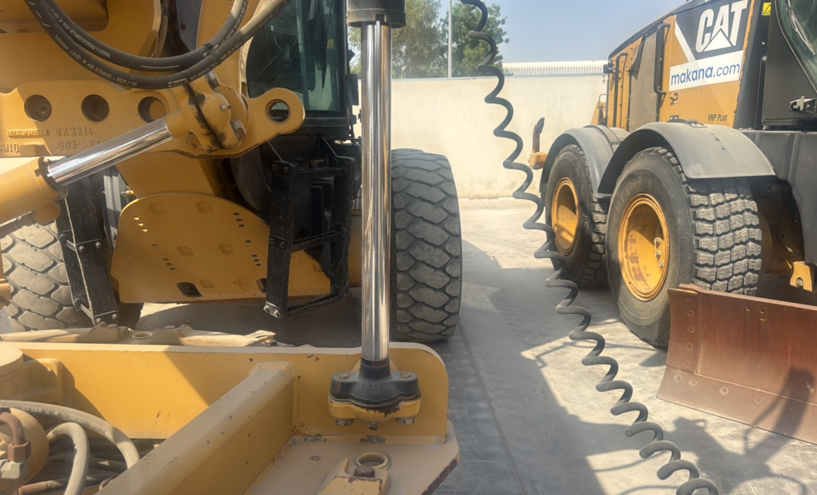 MGG-003-كاتربيلر-140M-كريدرات-فحص-الهيدروليك-أسطوانات-رفع-الشفرة-2
