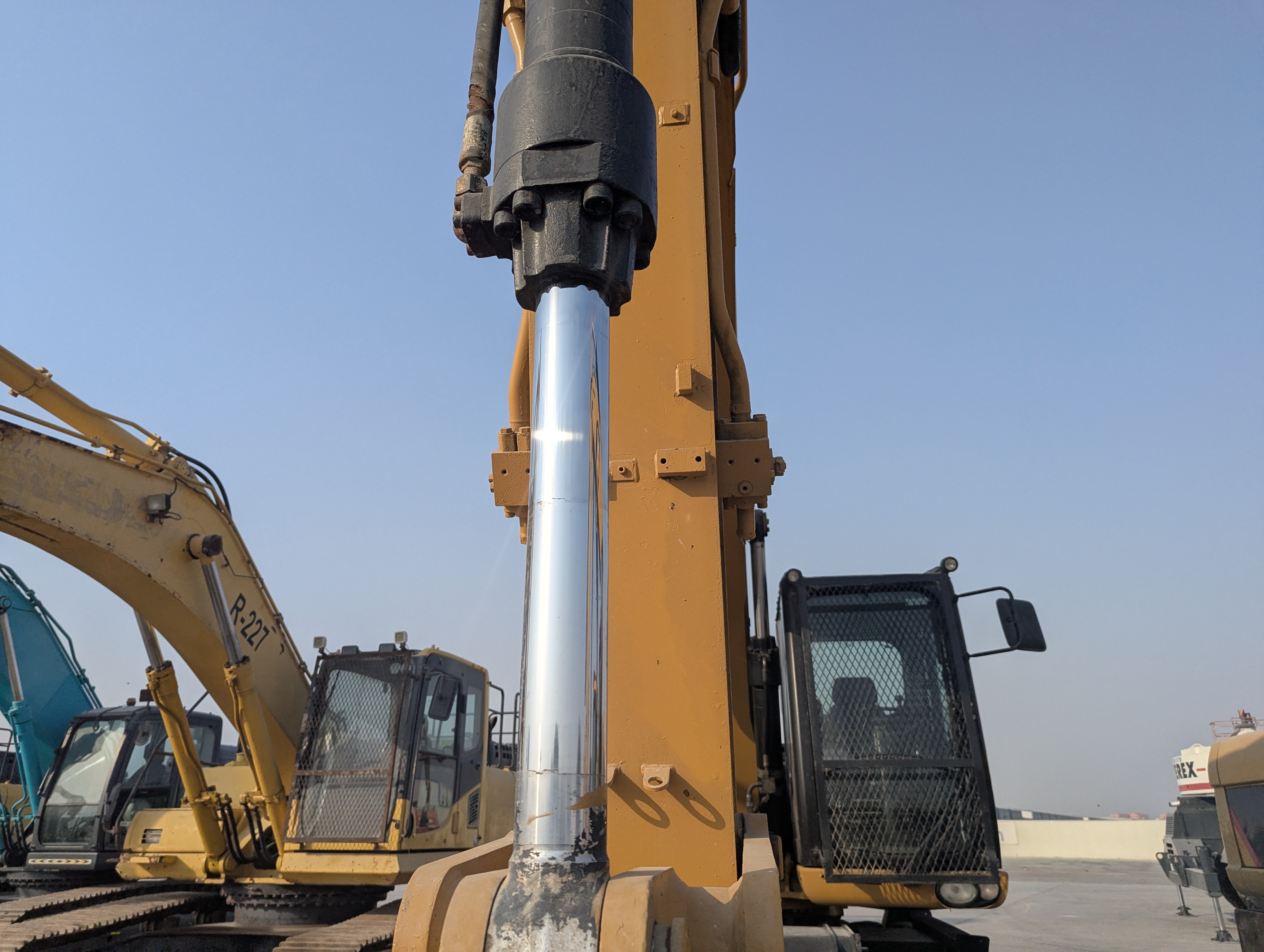 WLX-003-كاتربيلر-M318D-حفارات-ذات-عجلات-فحص-الهيدروليك-أسطوانة-الدلو-1
