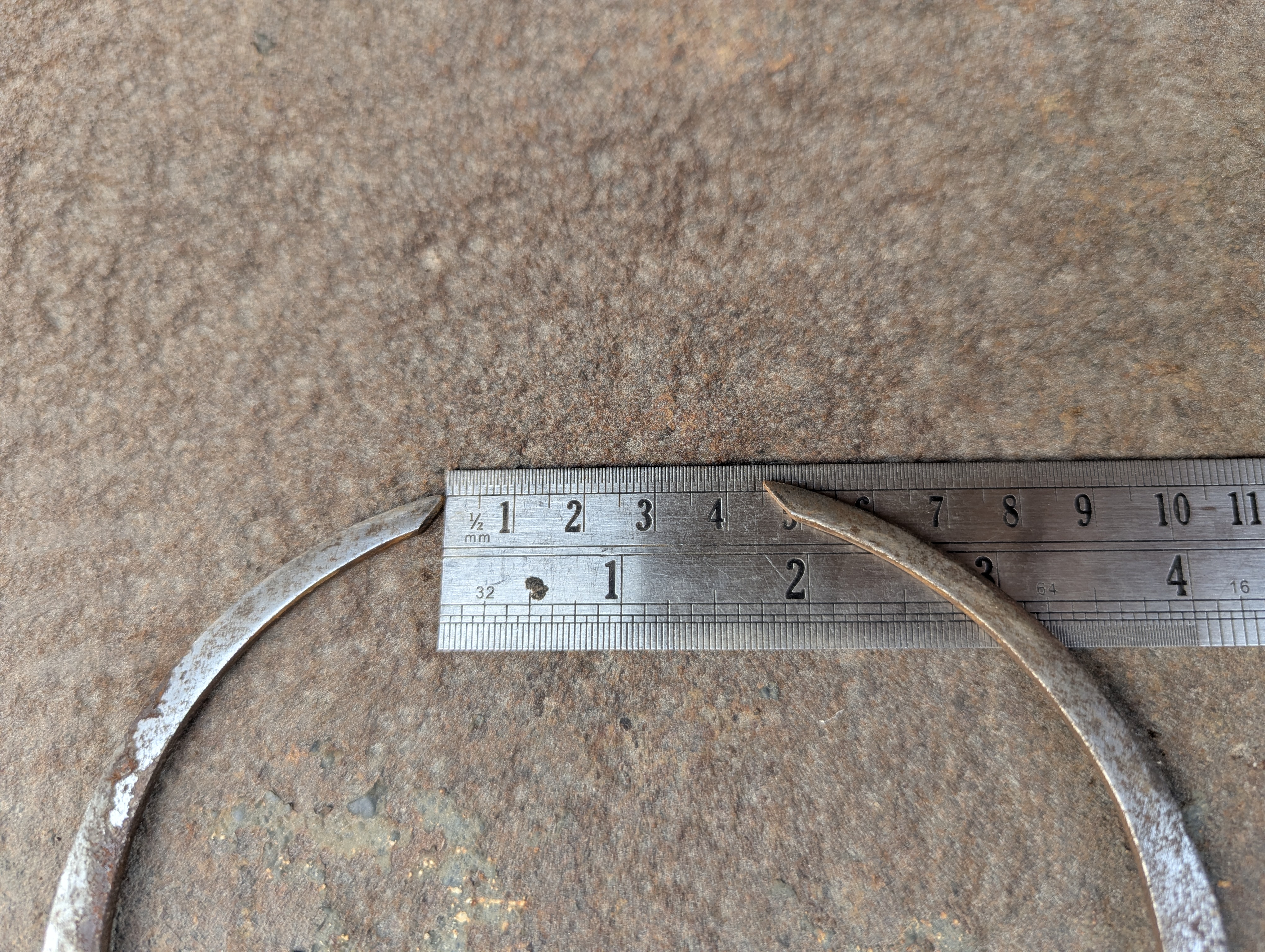 MDX-012-Komatsu-PC350LC-8-Medium-excavators-inspection-Undercarriage-Left-track-chain-2