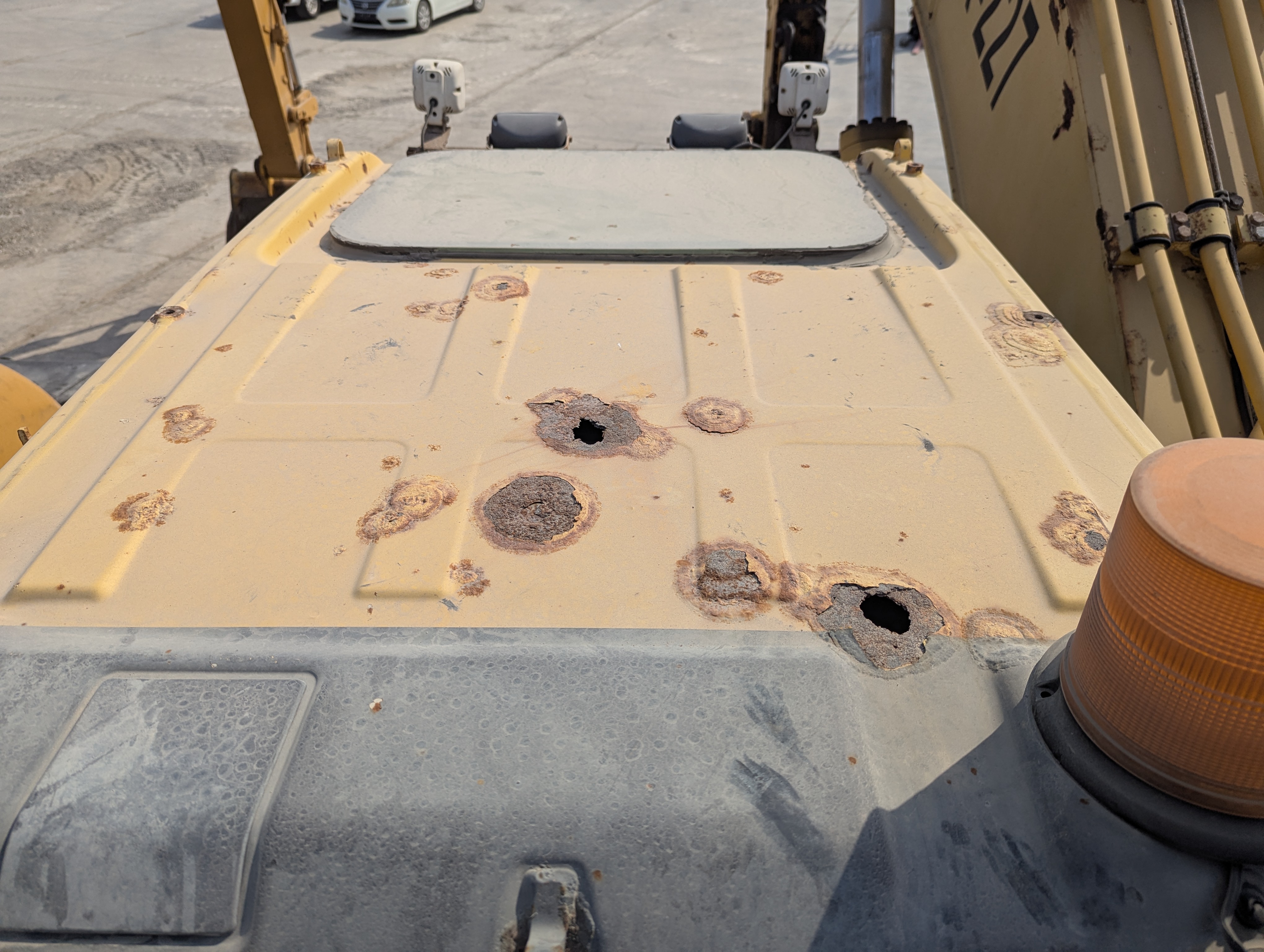 MDX-012-Komatsu-PC350LC-8-Medium-excavators-inspection-Safety-Rollover-protective-structure-(ROPS-/-FOPS)-3