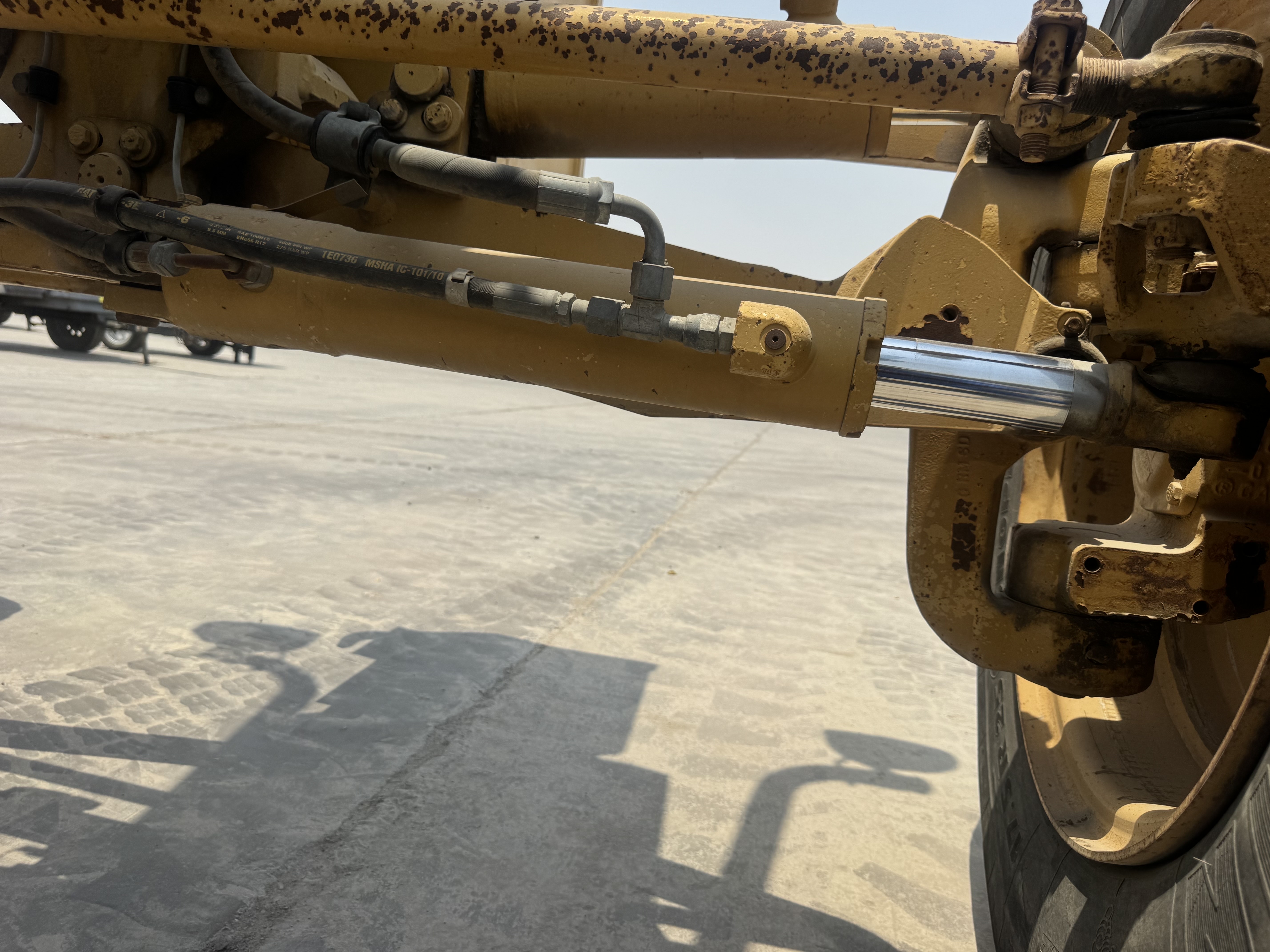 MGG-004-كاتربيلر-140M-VHP-Plus-كريدرات-فحص-الهيدروليك-اسطوانات-القيادة-2