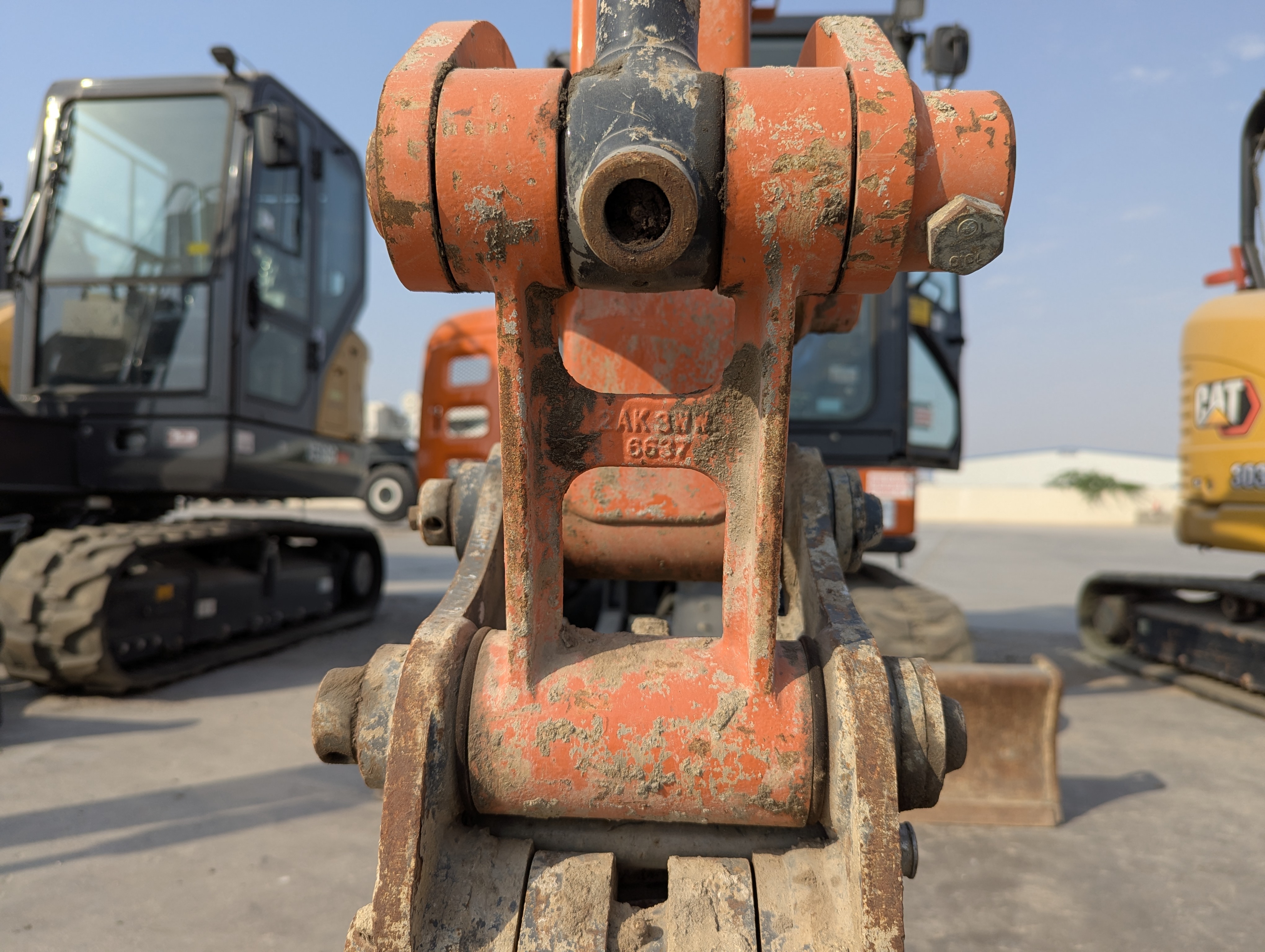 MNX-008-هيتاشي-ZX33U-6-CLR-حفارات-صغيرة-فحص-الهيكل-رابط-الـH-1