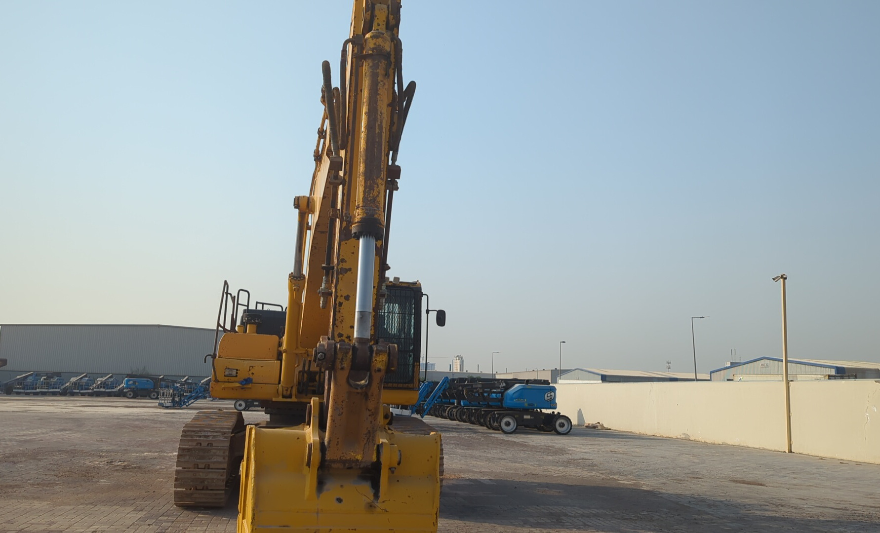 LEX-005-كوماتسو-PC400-8-حفارات-كبيرة-فحص-الهيكل-الصبغ-1