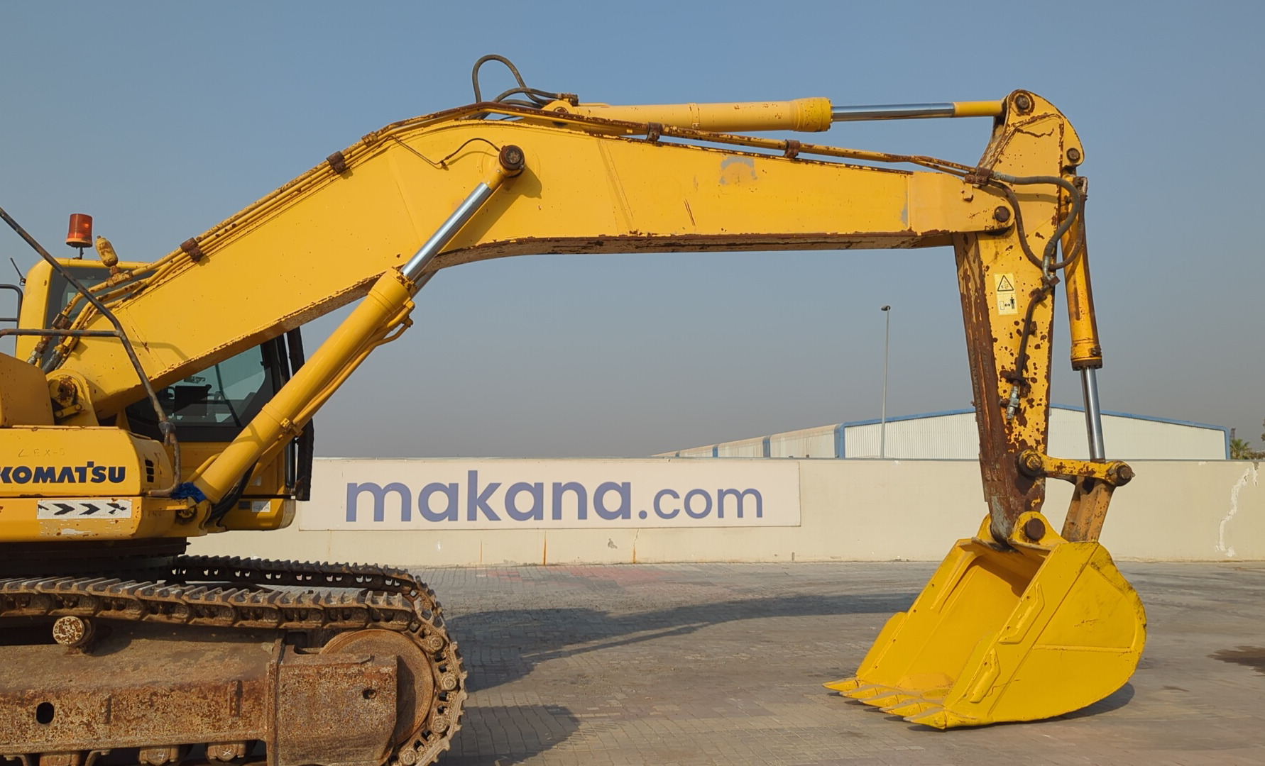 LEX-005-كوماتسو-PC400-8-حفارات-كبيرة-فحص-الهيكل-الأبواب-5
