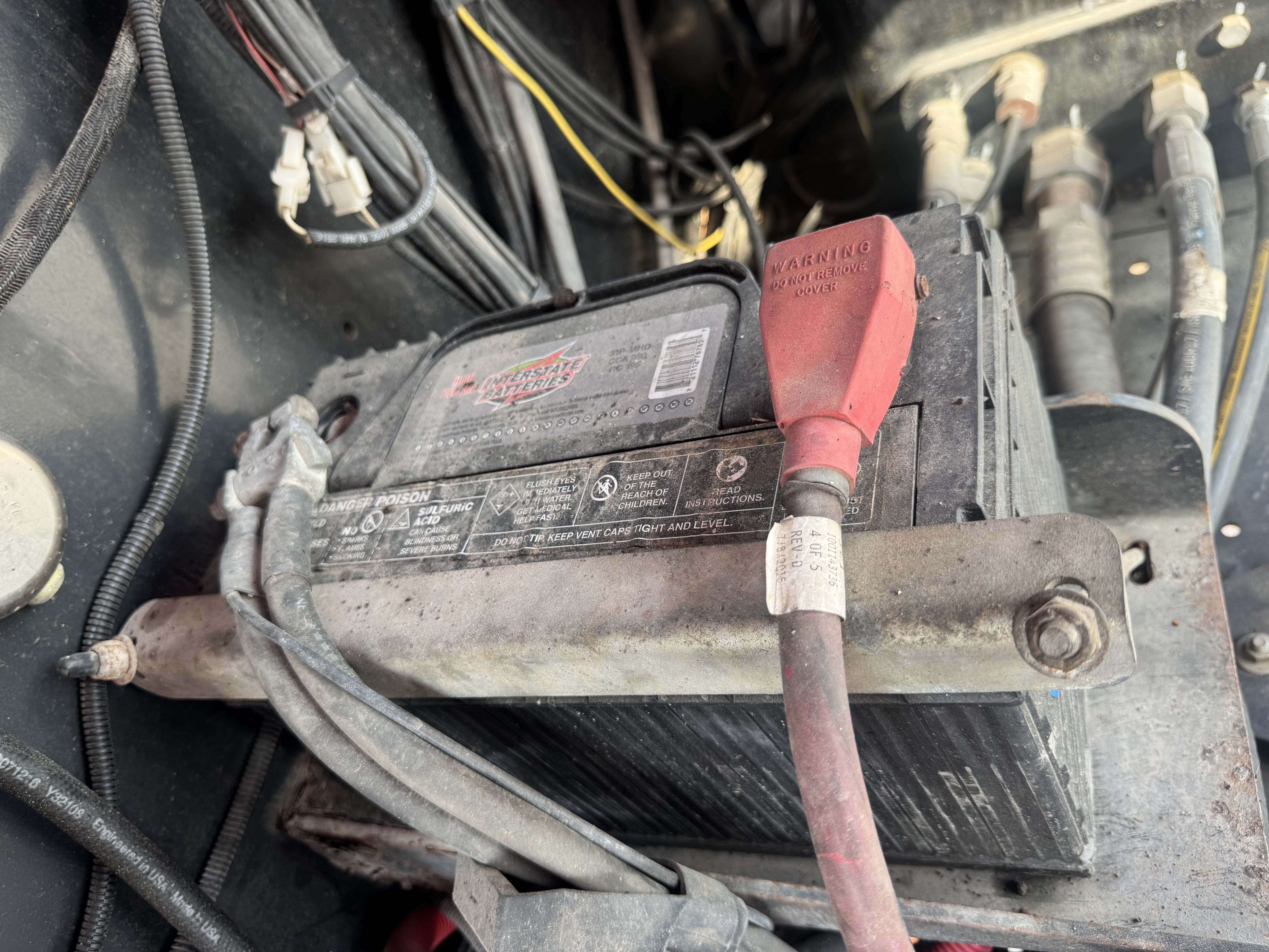 BLA-012-JLG-860SJ-Boom-lifts-inspection-Electronic-Battery-1