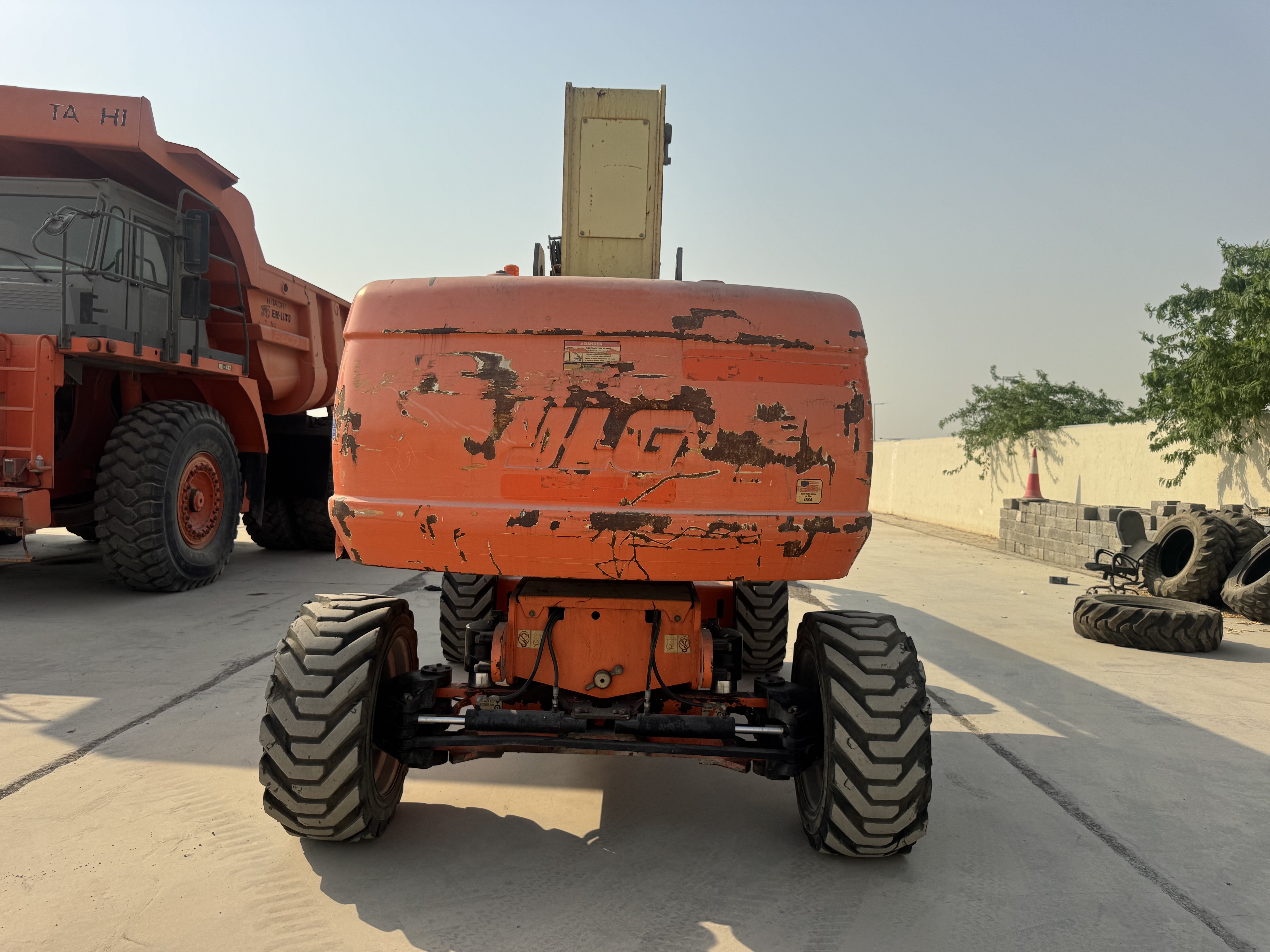 BLA-012-JLG-860SJ-Boom-lifts-inspection-Structure-Paint-1