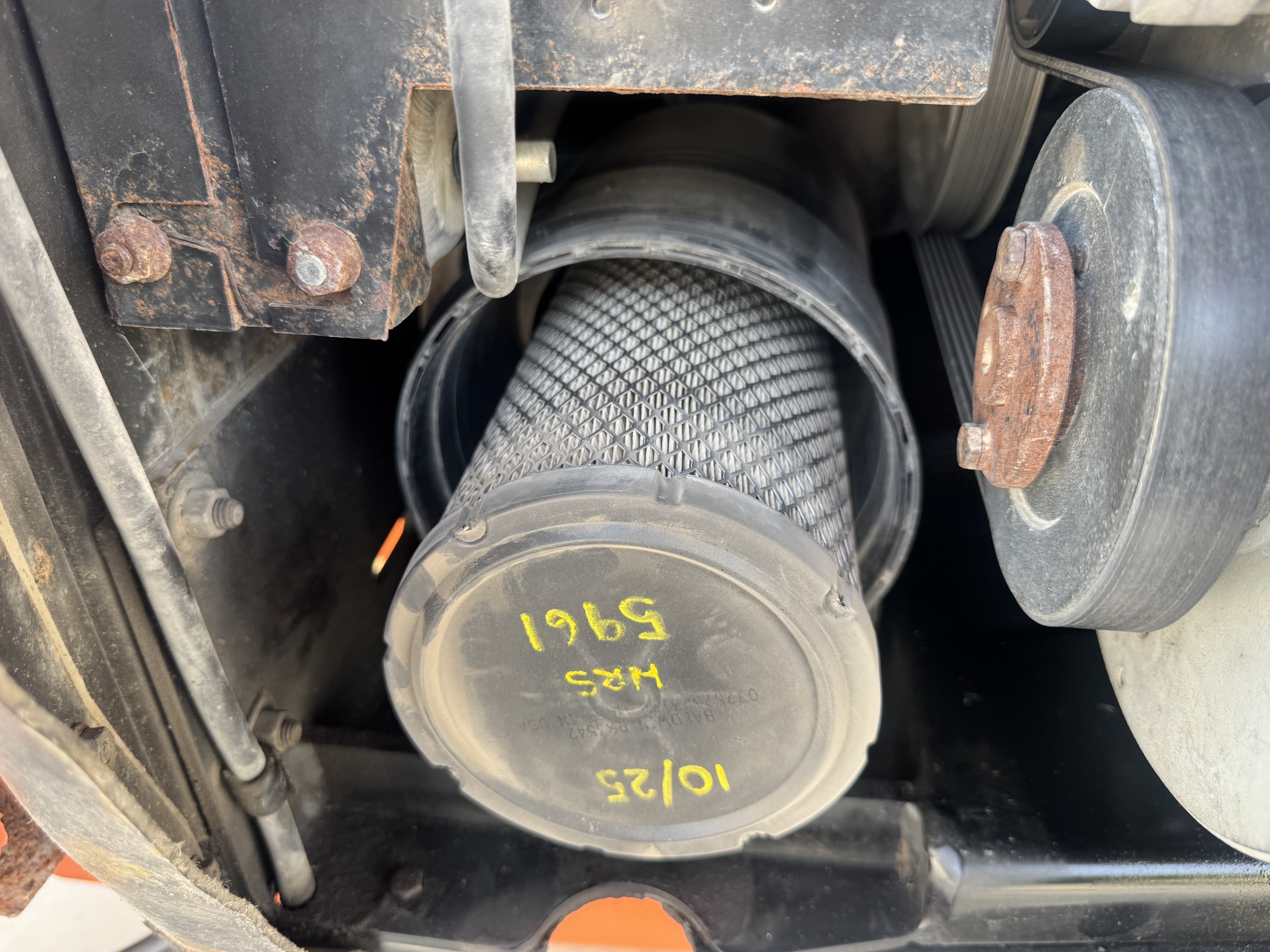 BLA-012-JLG-860SJ-Boom-lifts-inspection-Engine-Air-intake-system-1