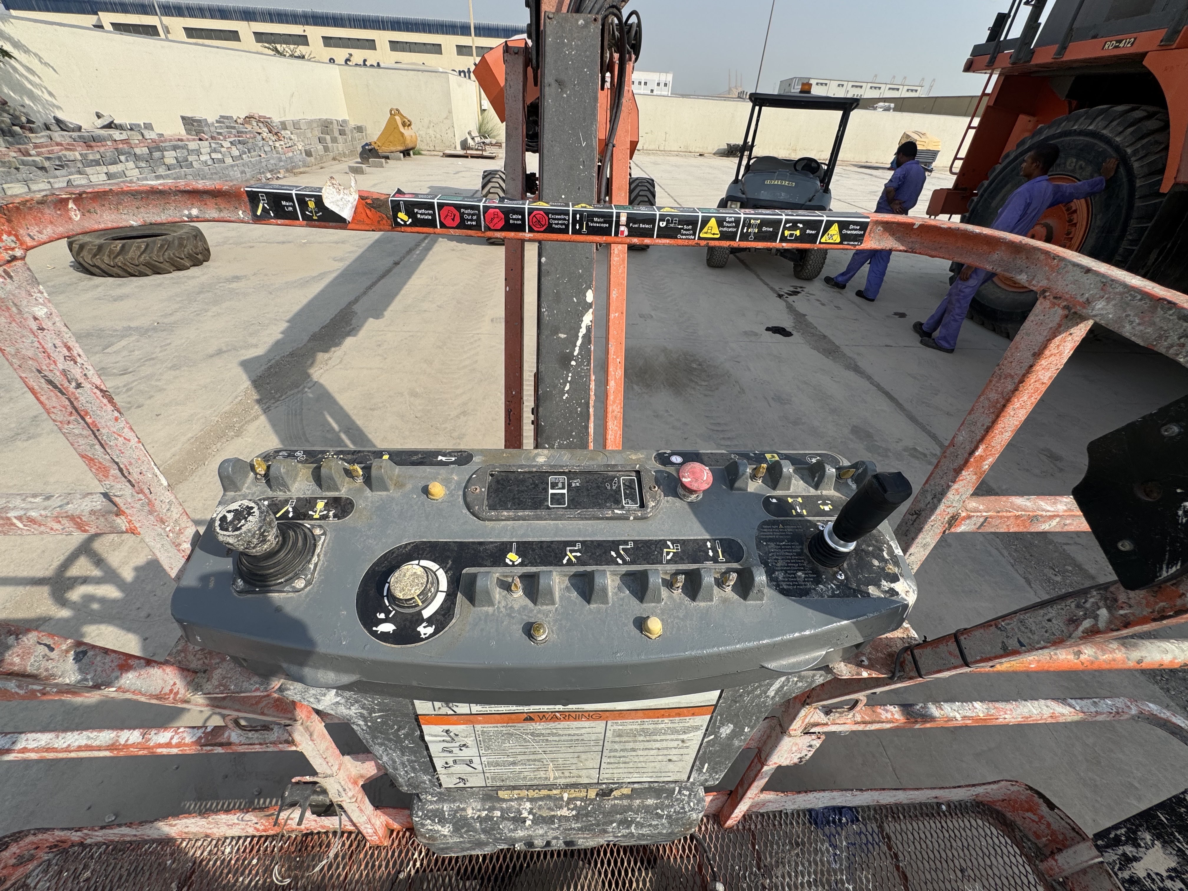 BLA-012-JLG-860SJ-Boom-lifts-inspection-Cabin-Platform-control-1