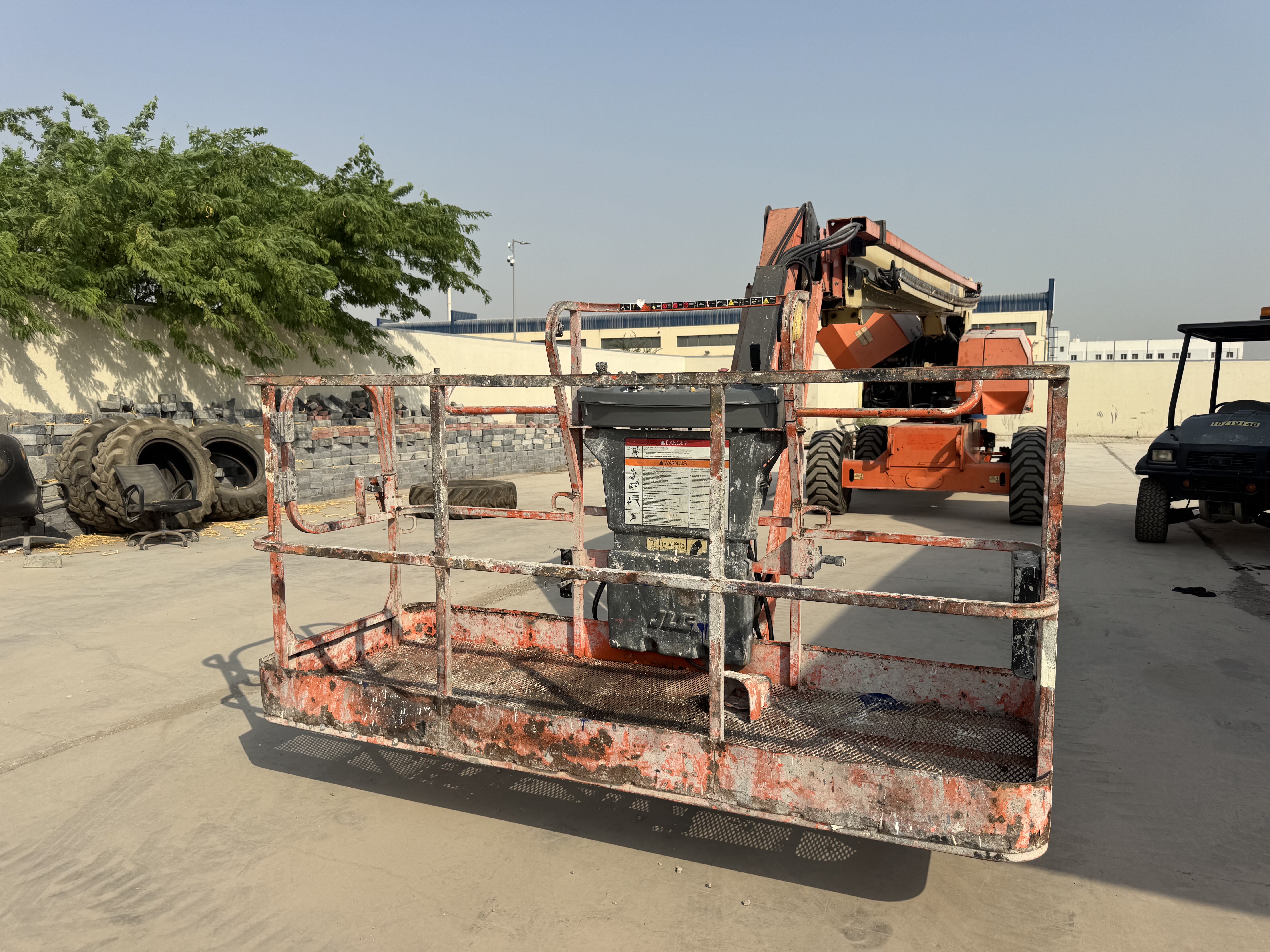 BLA-012-JLG-860SJ-Boom-lifts-inspection-Structure-Handrails-1