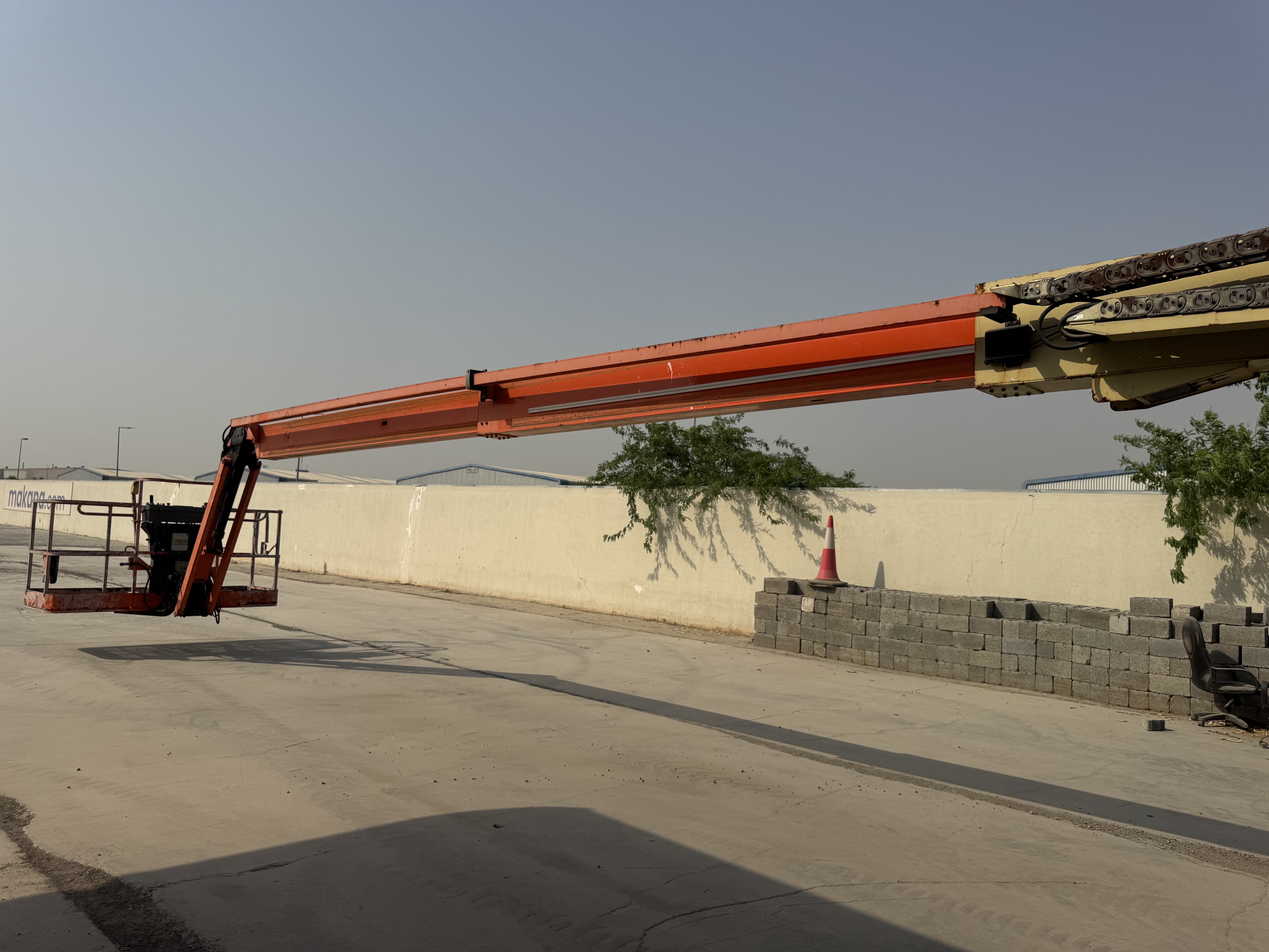 BLA-012-JLG-860SJ-Boom-lifts-inspection-Chassis-Telescopic-boom-1