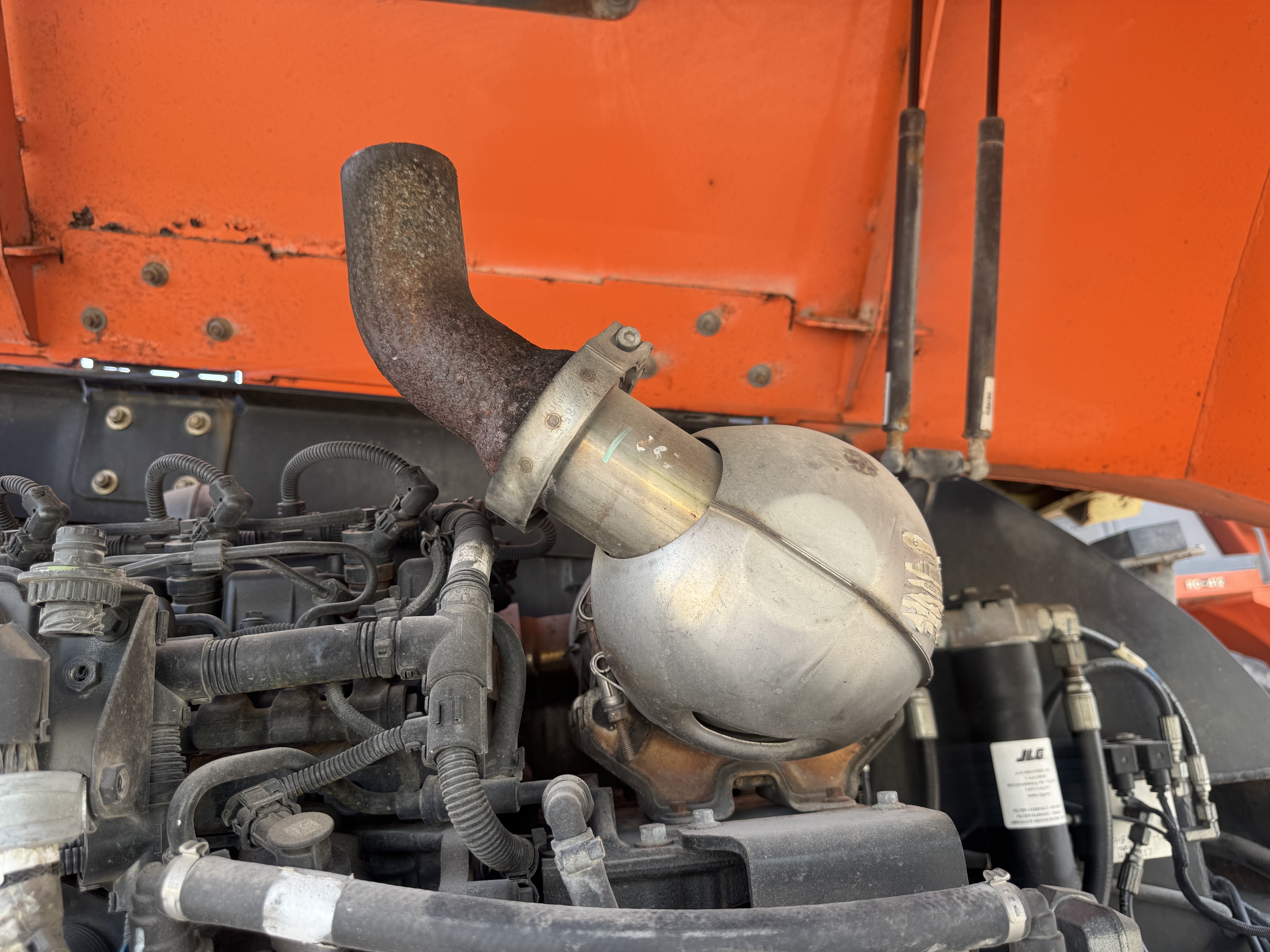 BLA-012-JLG-860SJ-Boom-lifts-inspection-Engine-Exhaust-system-1