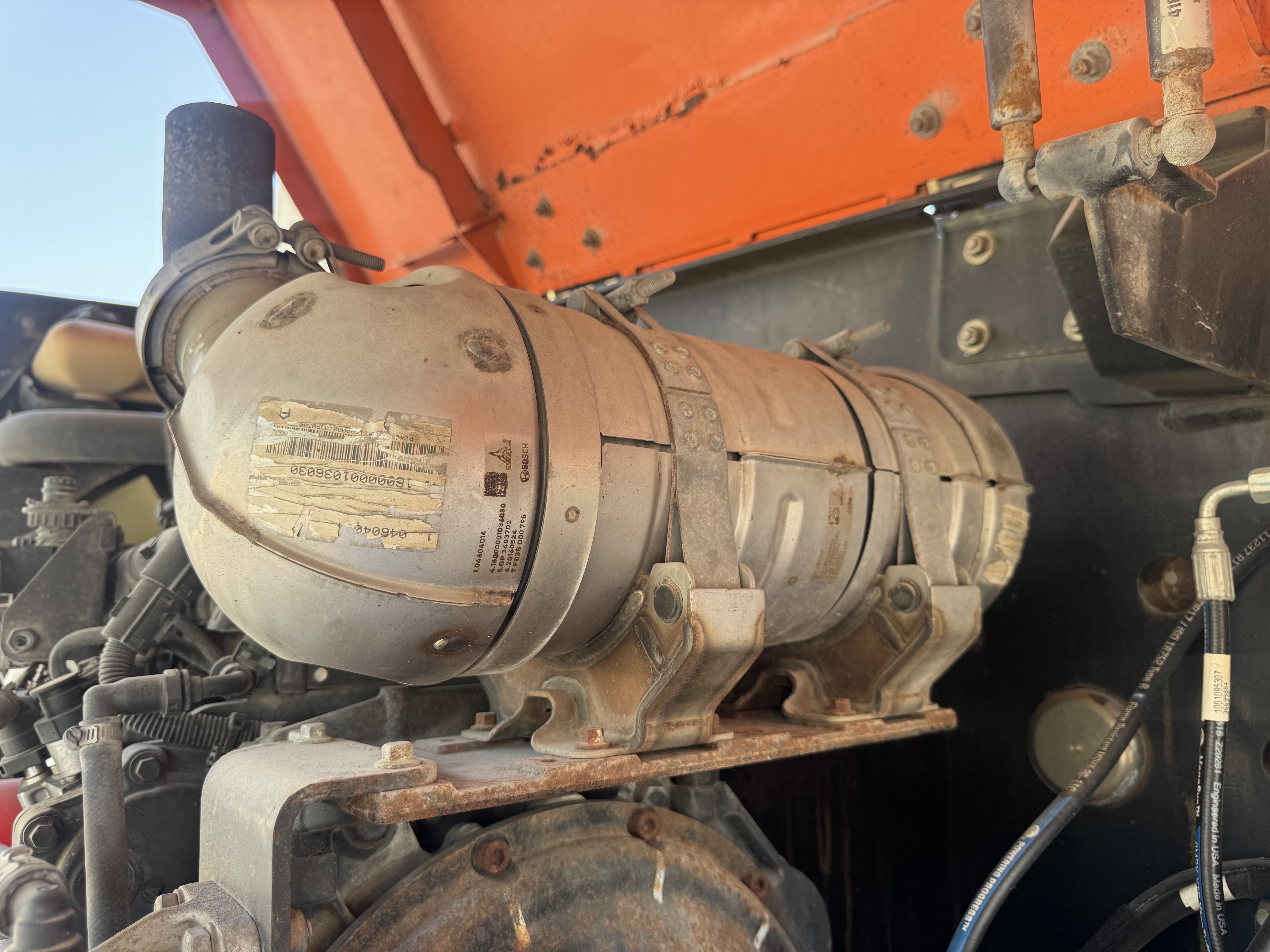 BLA-012-JLG-860SJ-Boom-lifts-inspection-Engine-Exhaust-system-1