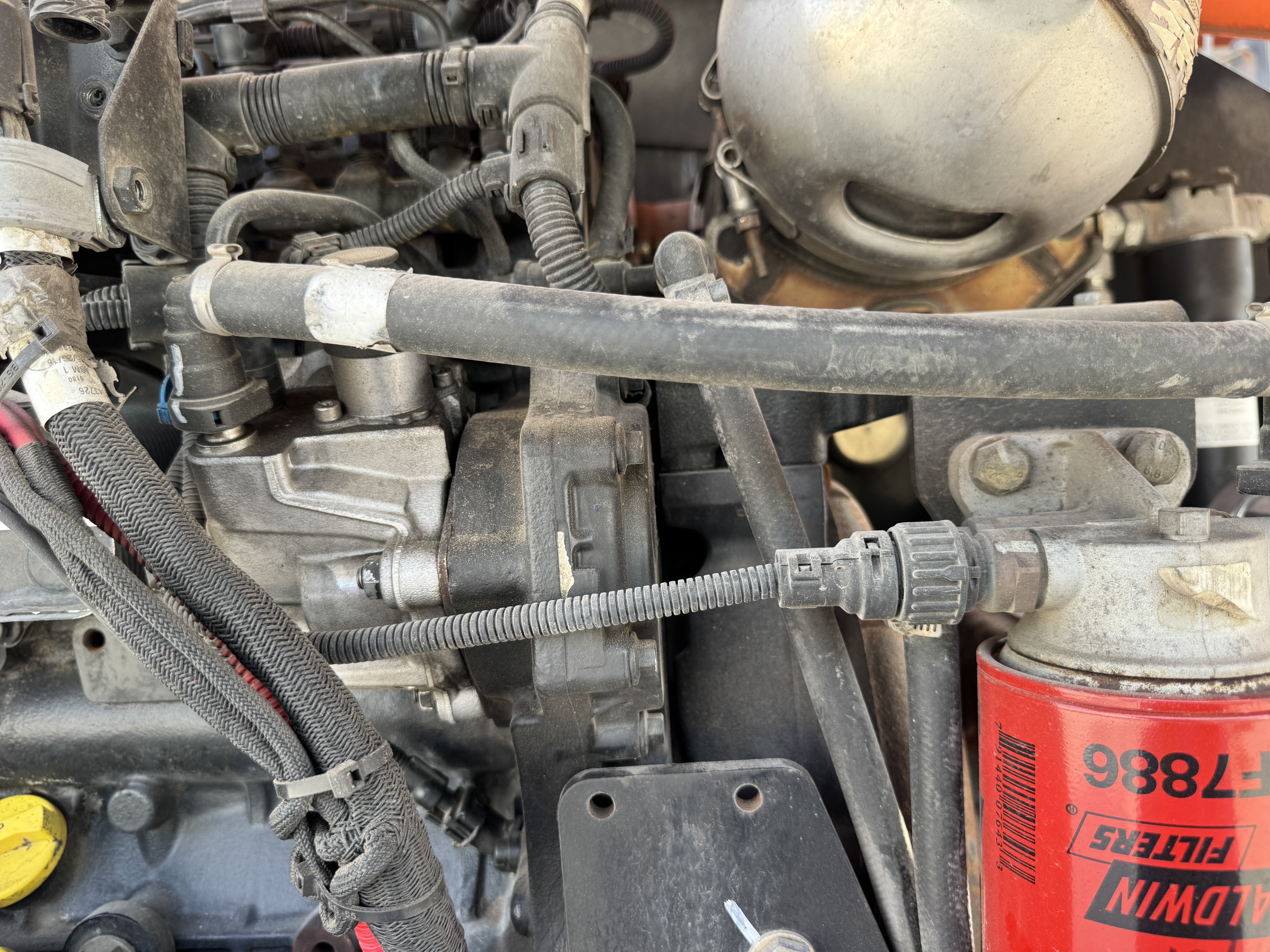 BLA-012-JLG-860SJ-Boom-lifts-inspection-Engine-Fuel-leaks-1