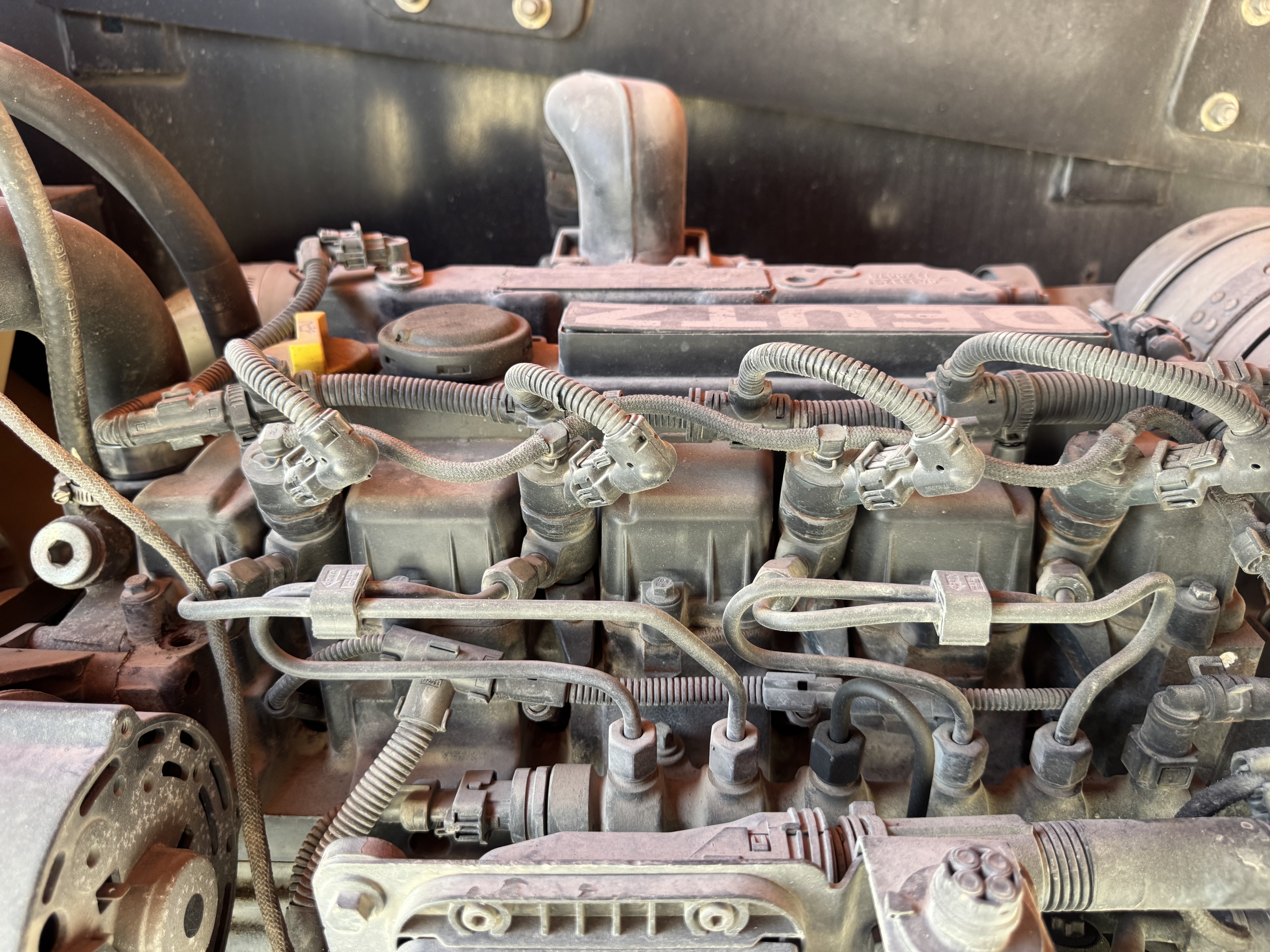 BLA-012-JLG-860SJ-Boom-lifts-inspection-Engine-Fuel-leaks-1