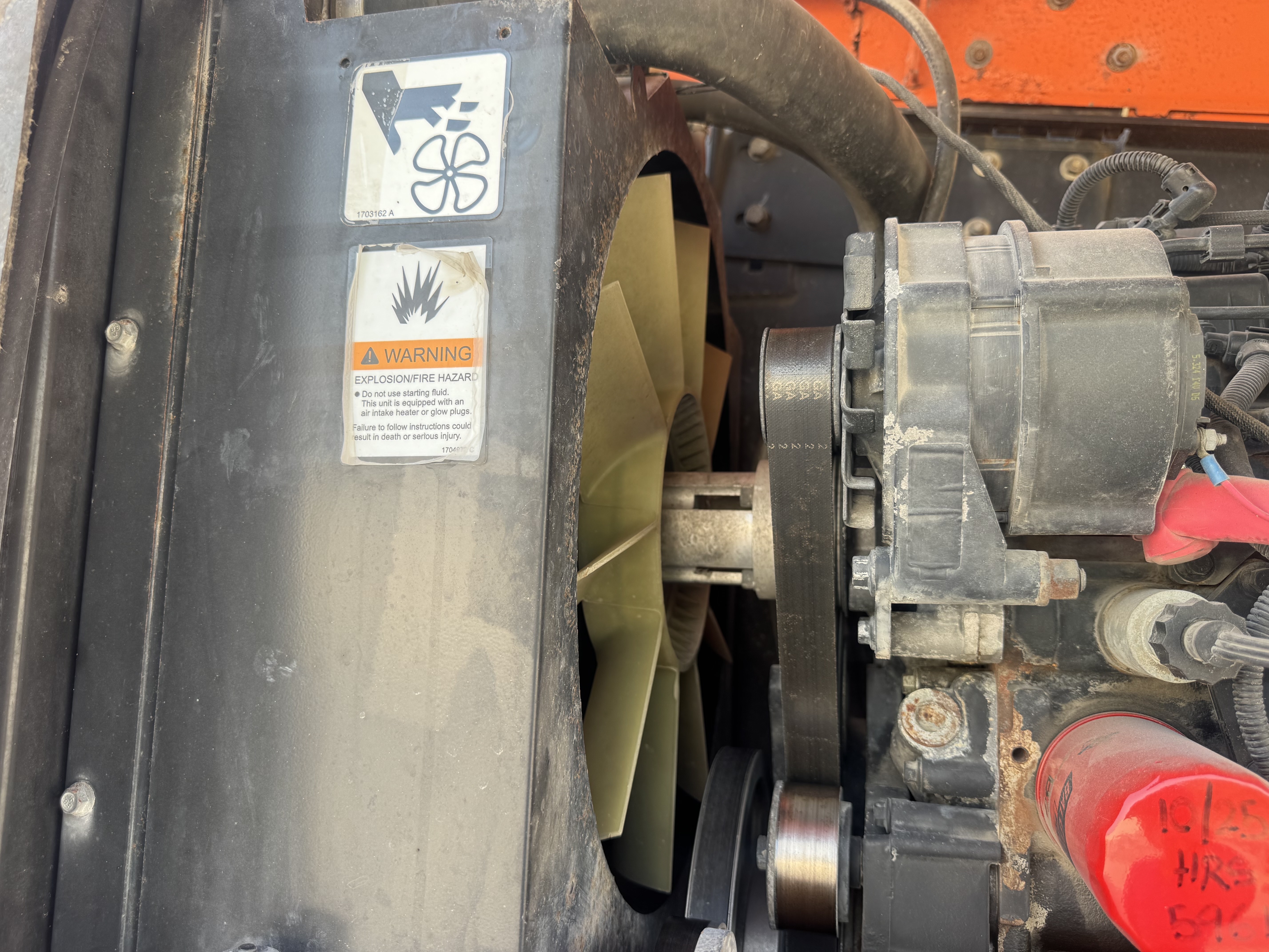 BLA-012-JLG-860SJ-Boom-lifts-inspection-Engine-Cooling-fan-and-fan-guard-1