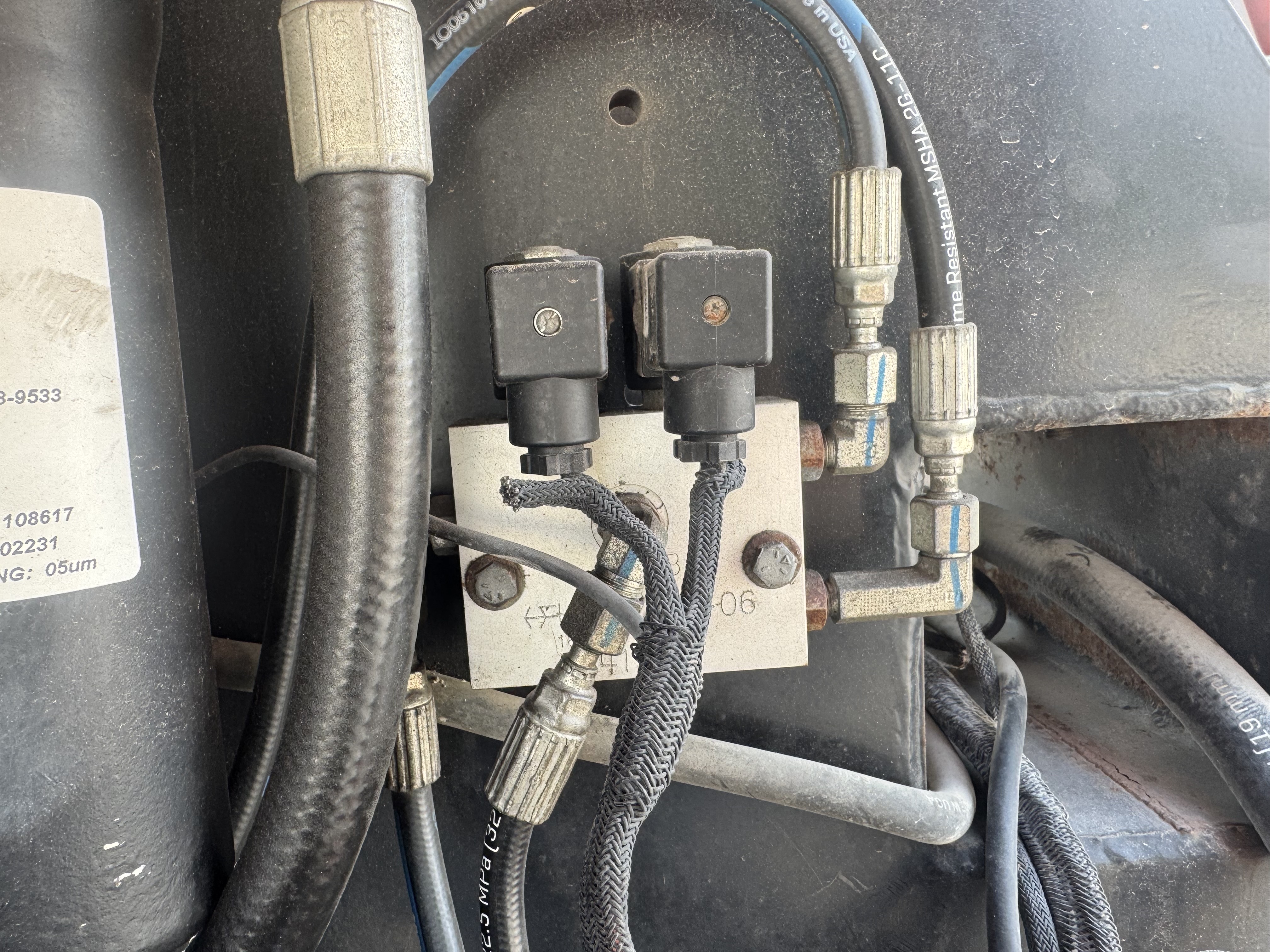 BLA-012-JLG-860SJ-Boom-lifts-inspection-Hydraulics-Wiring-harness-1