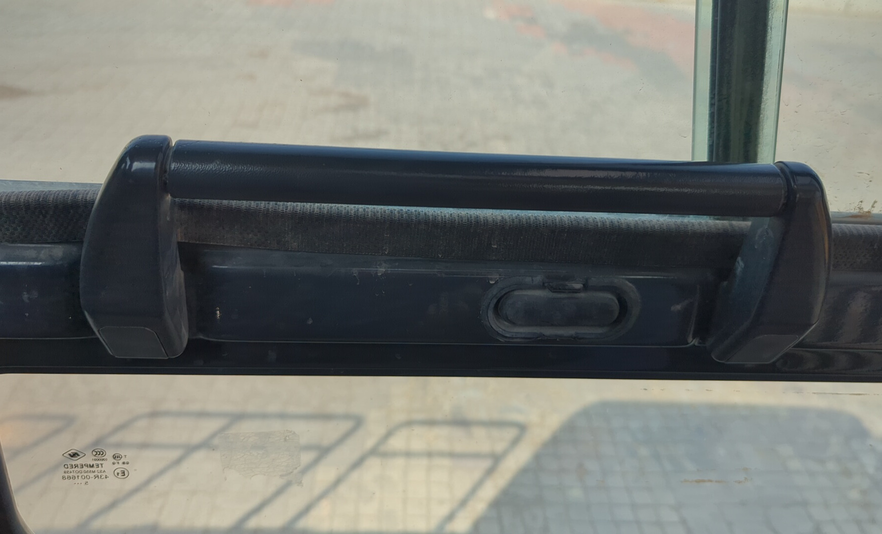 LEX-005-كوماتسو-PC400-8-حفارات-كبيرة-فحص-الكابينة-قبضات-الباب-1