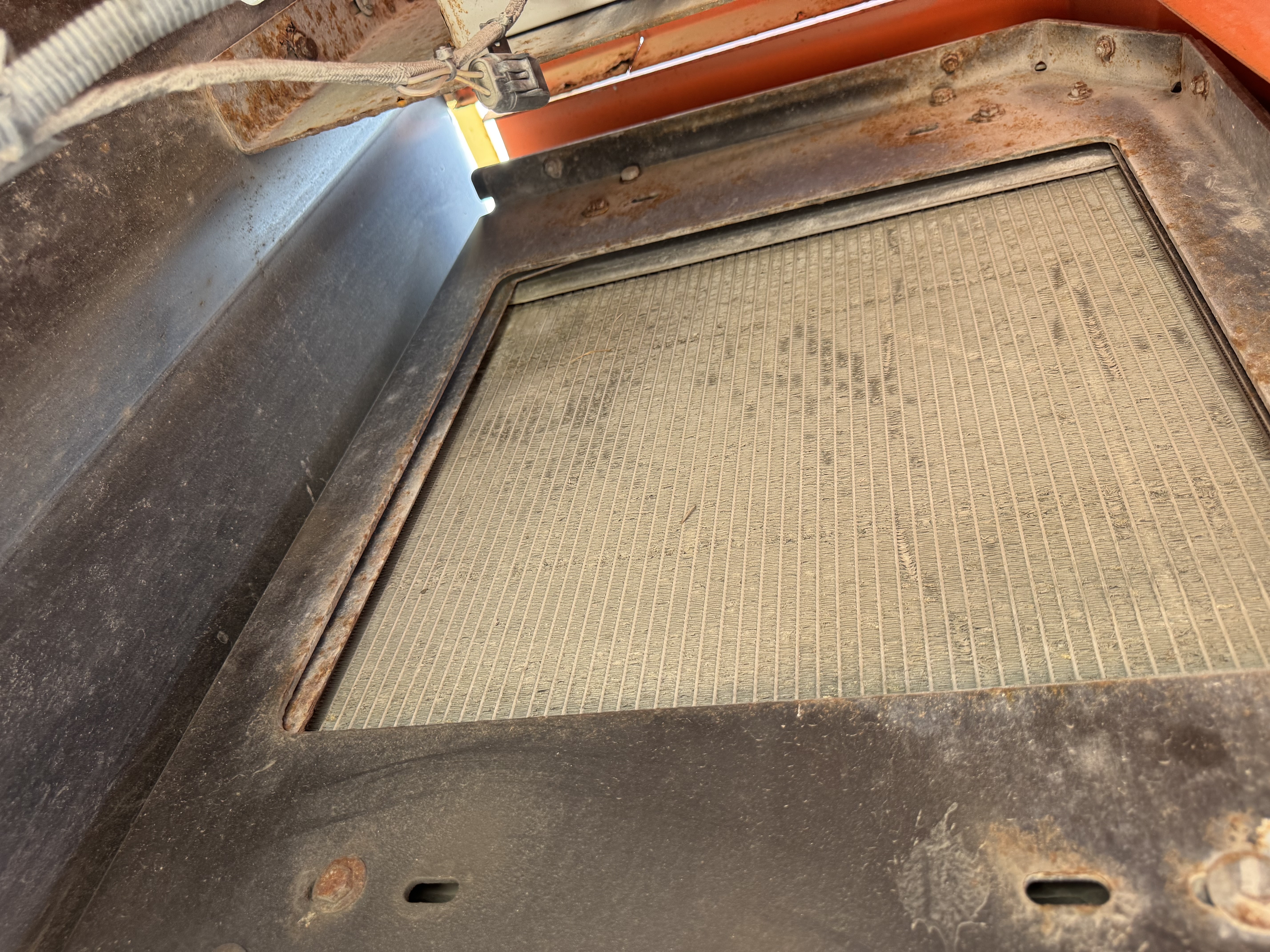 BLA-012-JLG-860SJ-Boom-lifts-inspection-Engine-Radiator,-condenser,-intercooler,-hydraulic-cooler-1